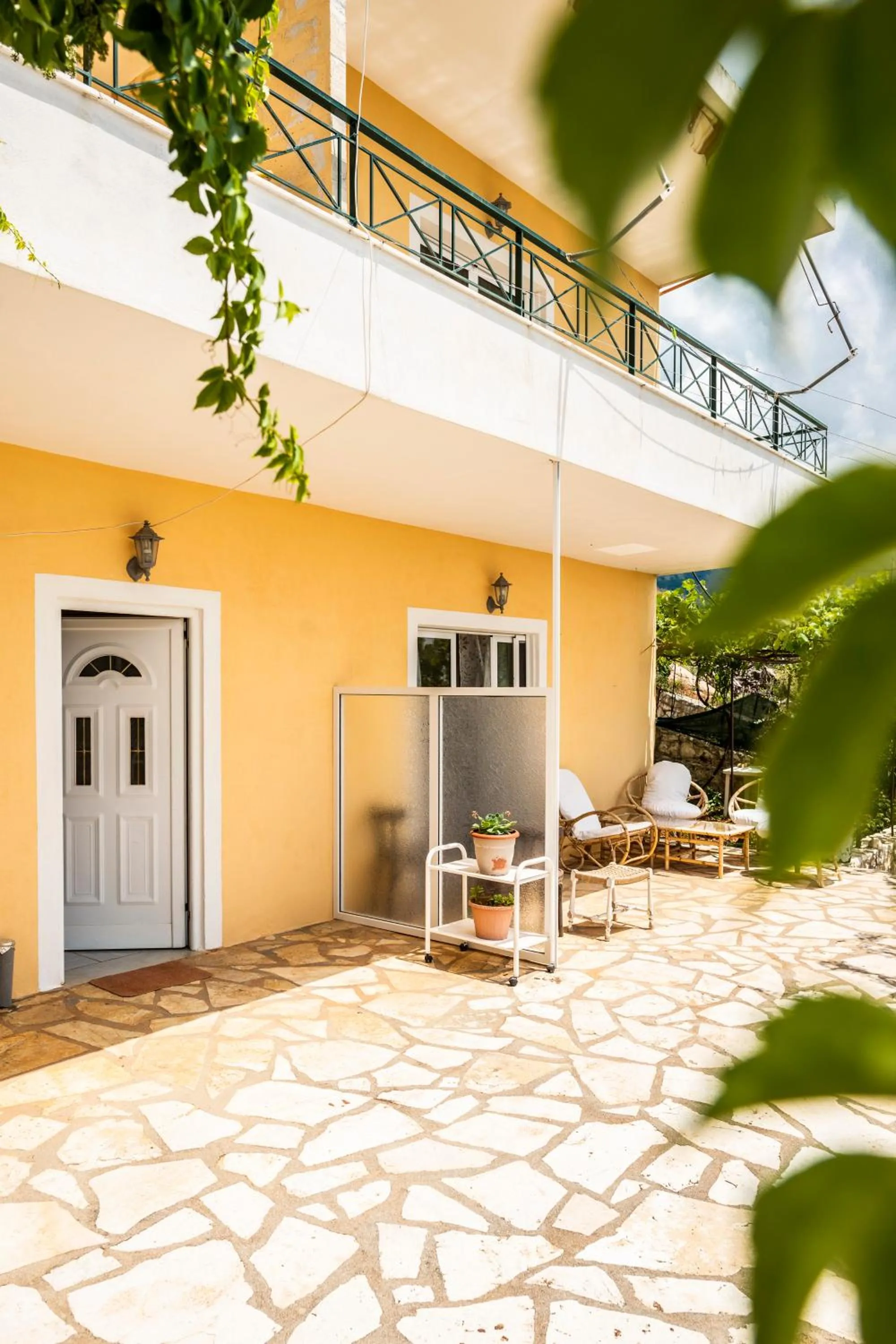 Janakis Apartments