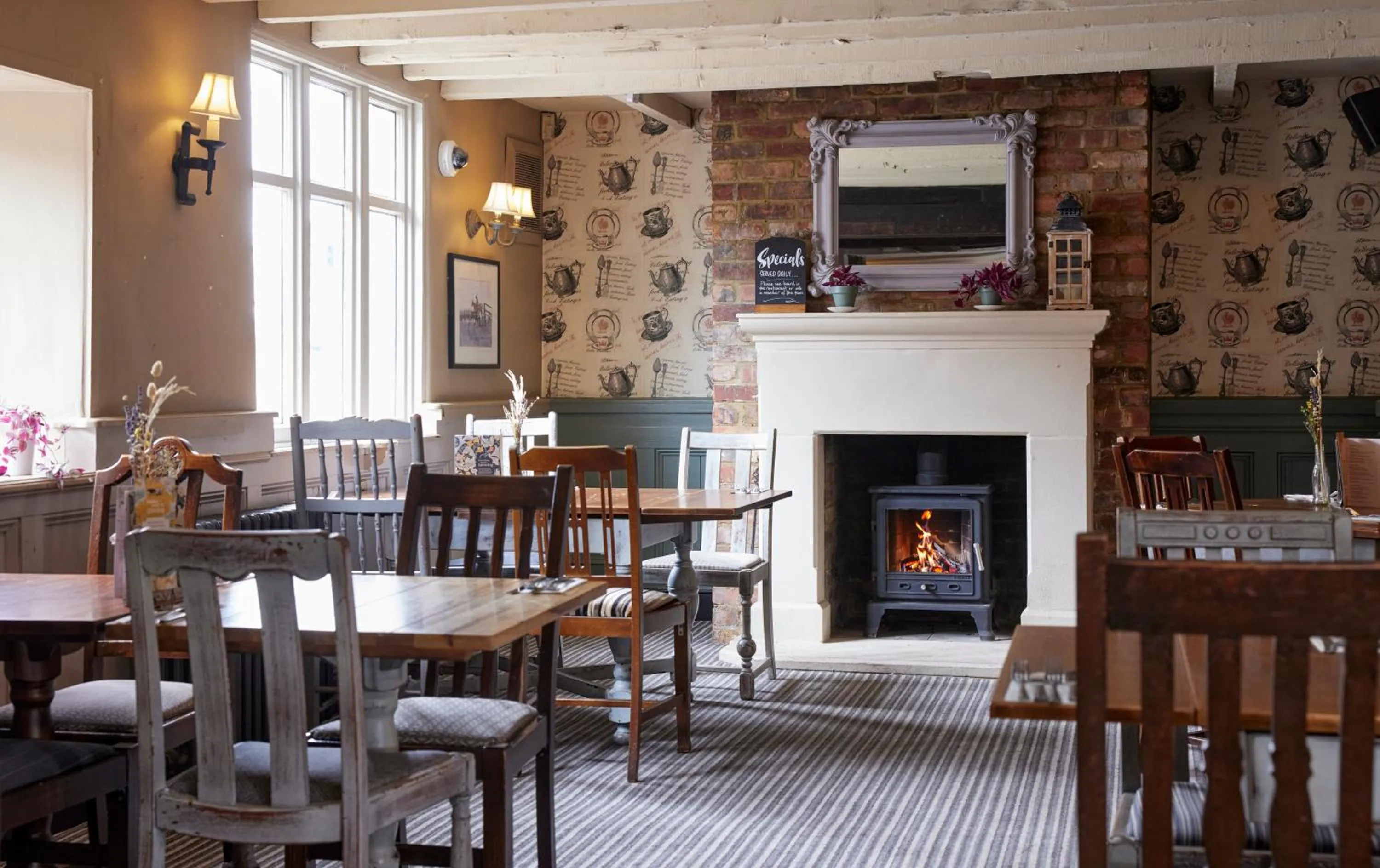 Restaurant/places to eat in Crossroads by Chef & Brewer Collection