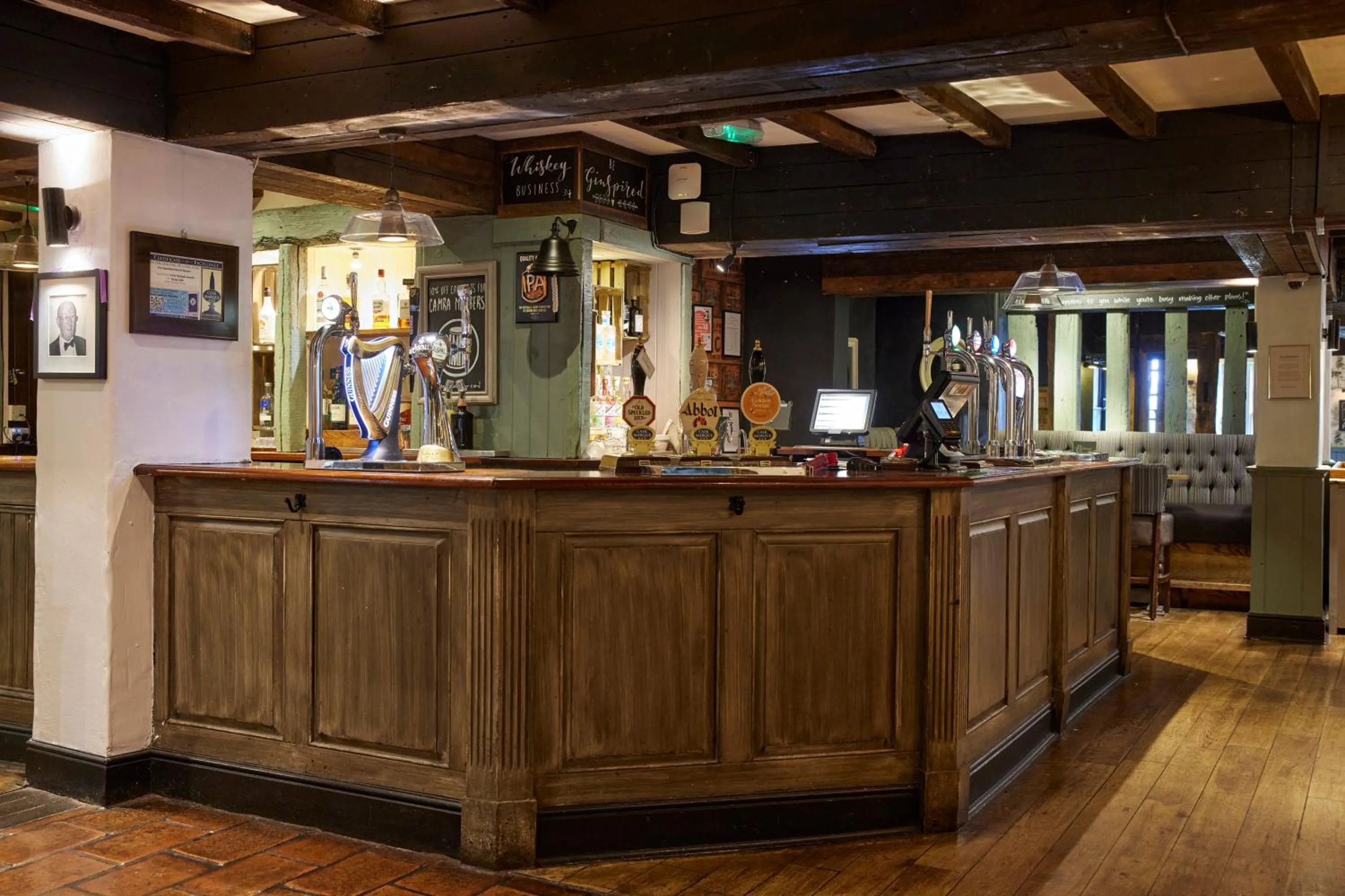 Lounge or bar in Crossroads by Chef & Brewer Collection