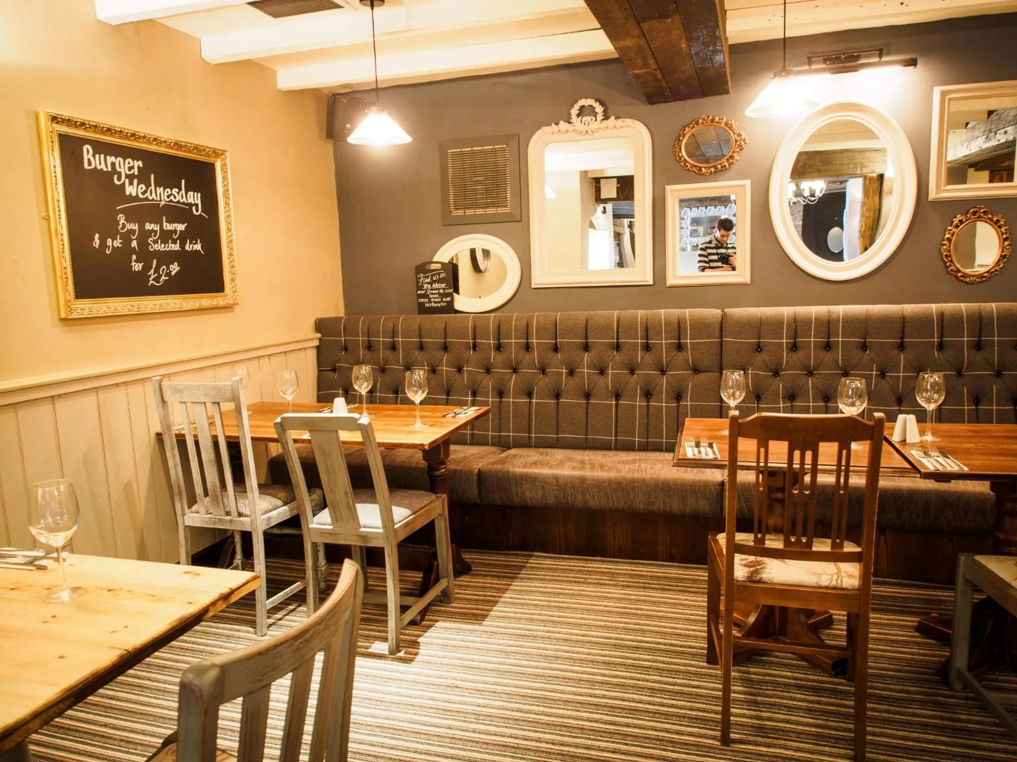 Lounge or bar in Crossroads by Chef & Brewer Collection