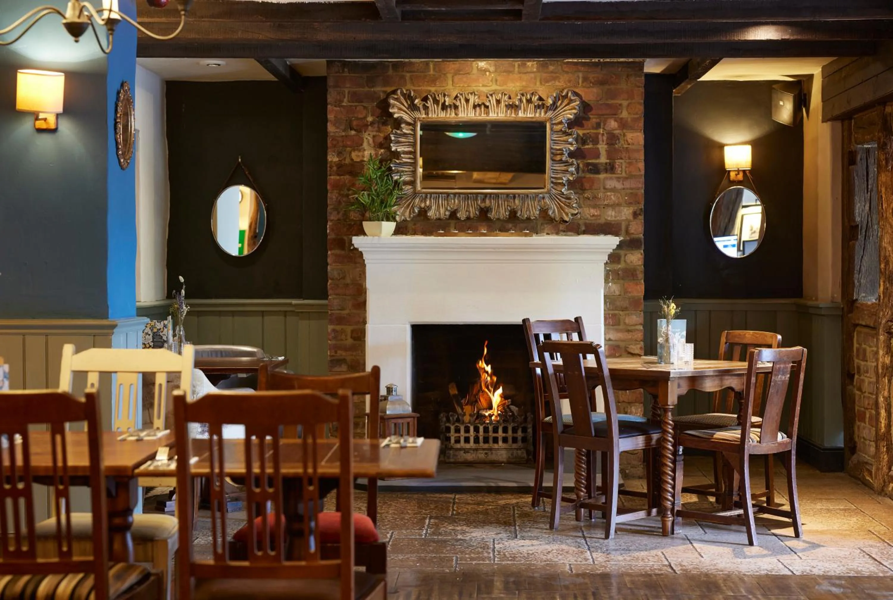 Restaurant/places to eat in Crossroads by Chef & Brewer Collection