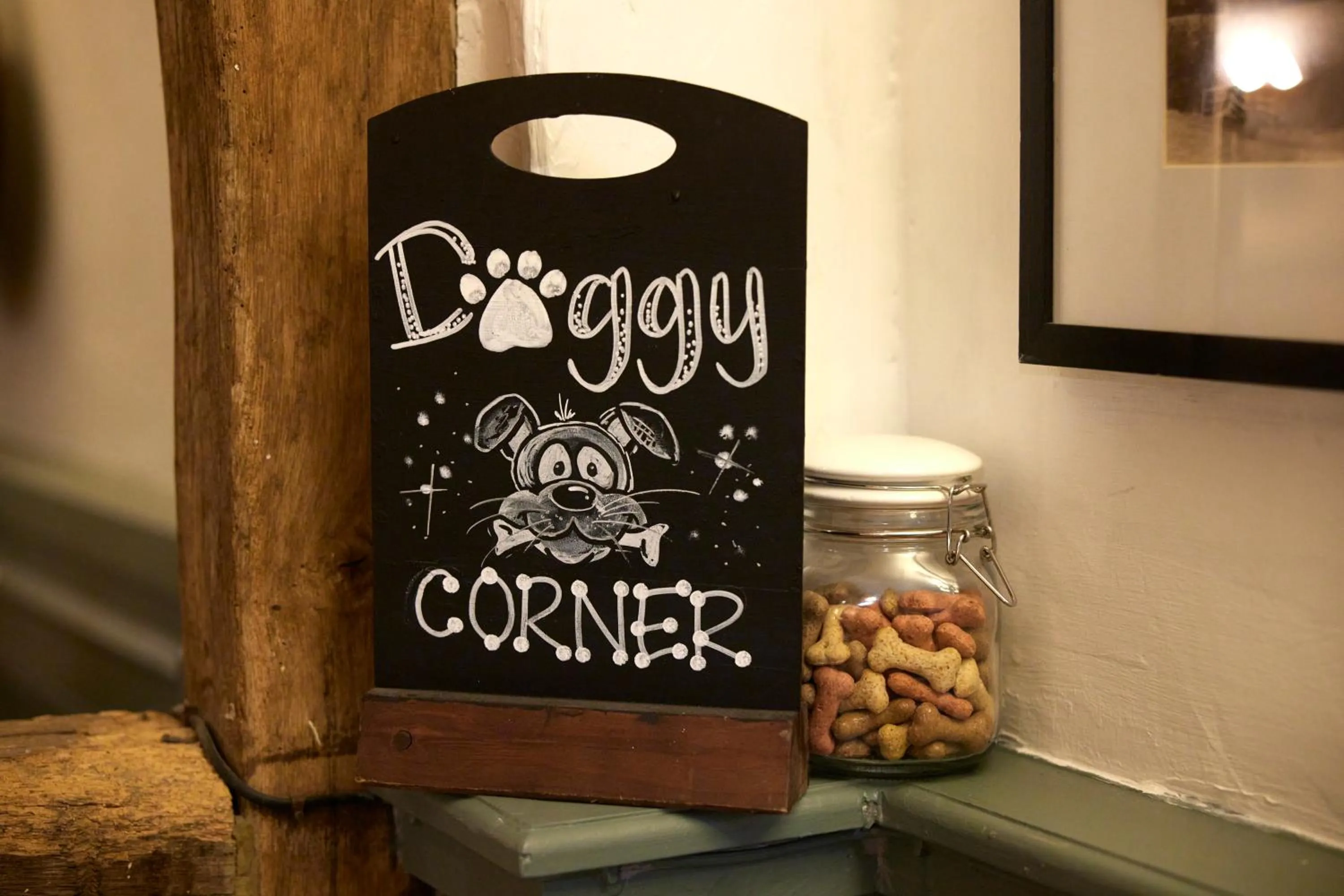 Decorative detail in Crossroads by Chef & Brewer Collection