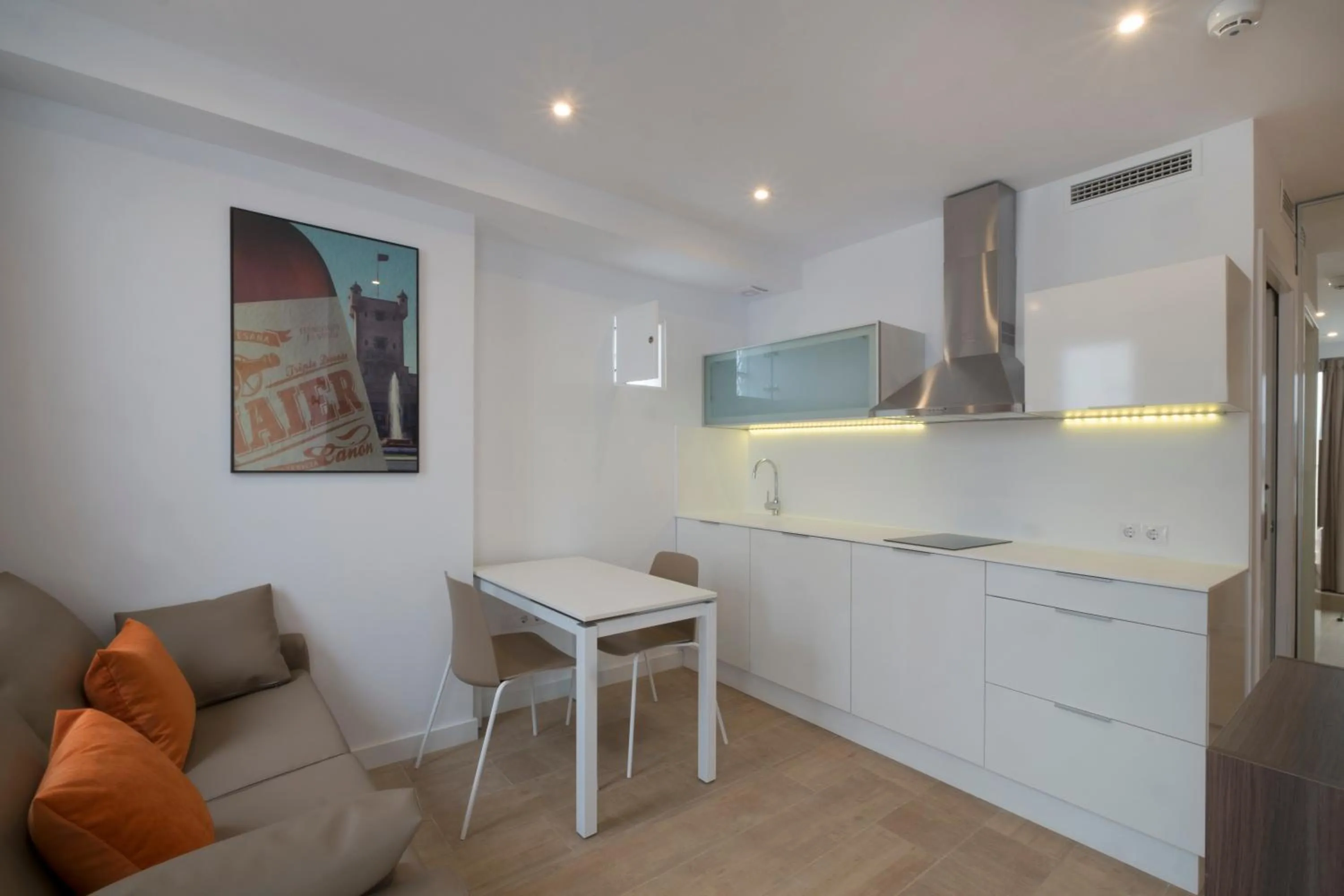 Kitchen or kitchenette in Apartamentos Maier