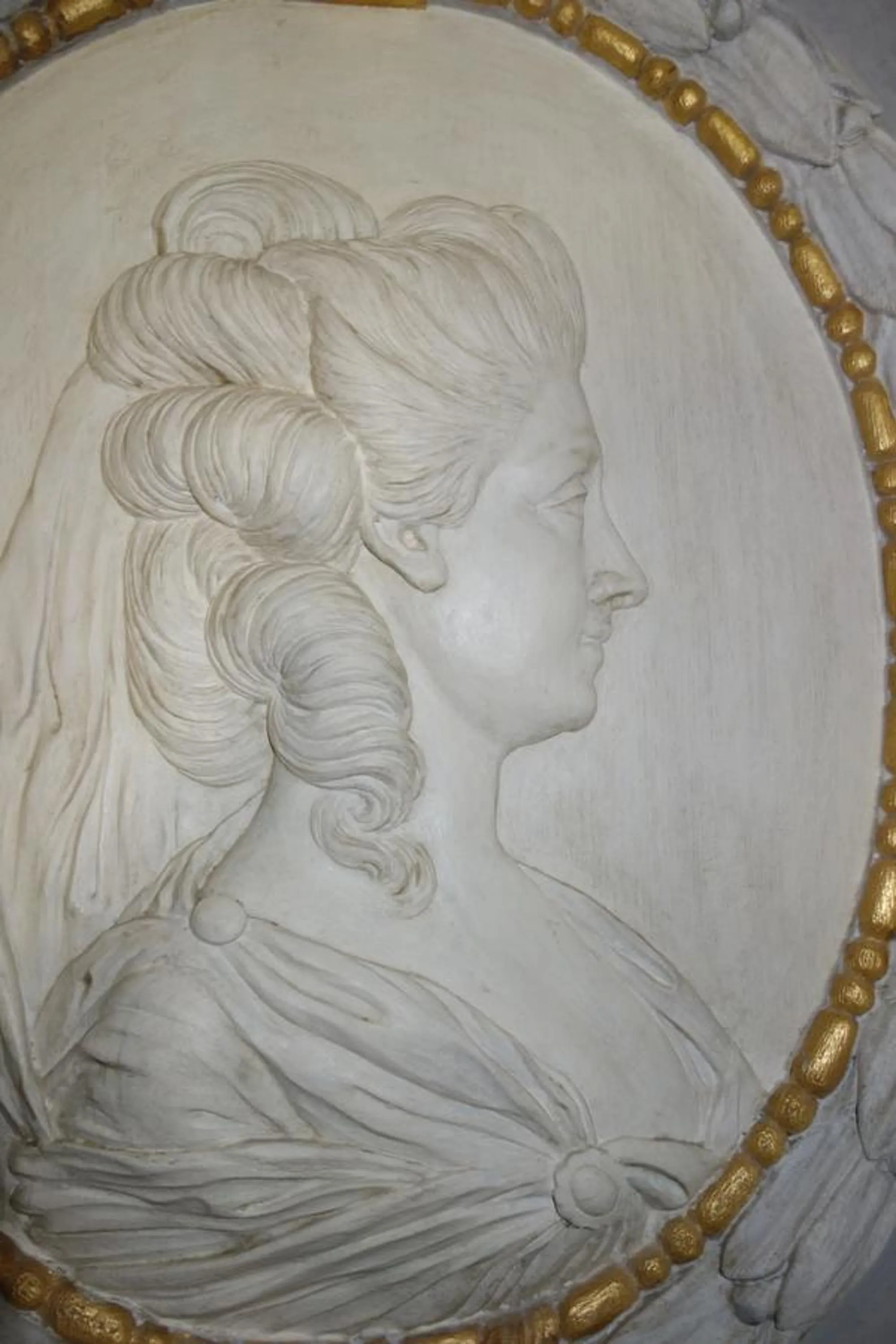 Decorative detail in château Mont Suzey