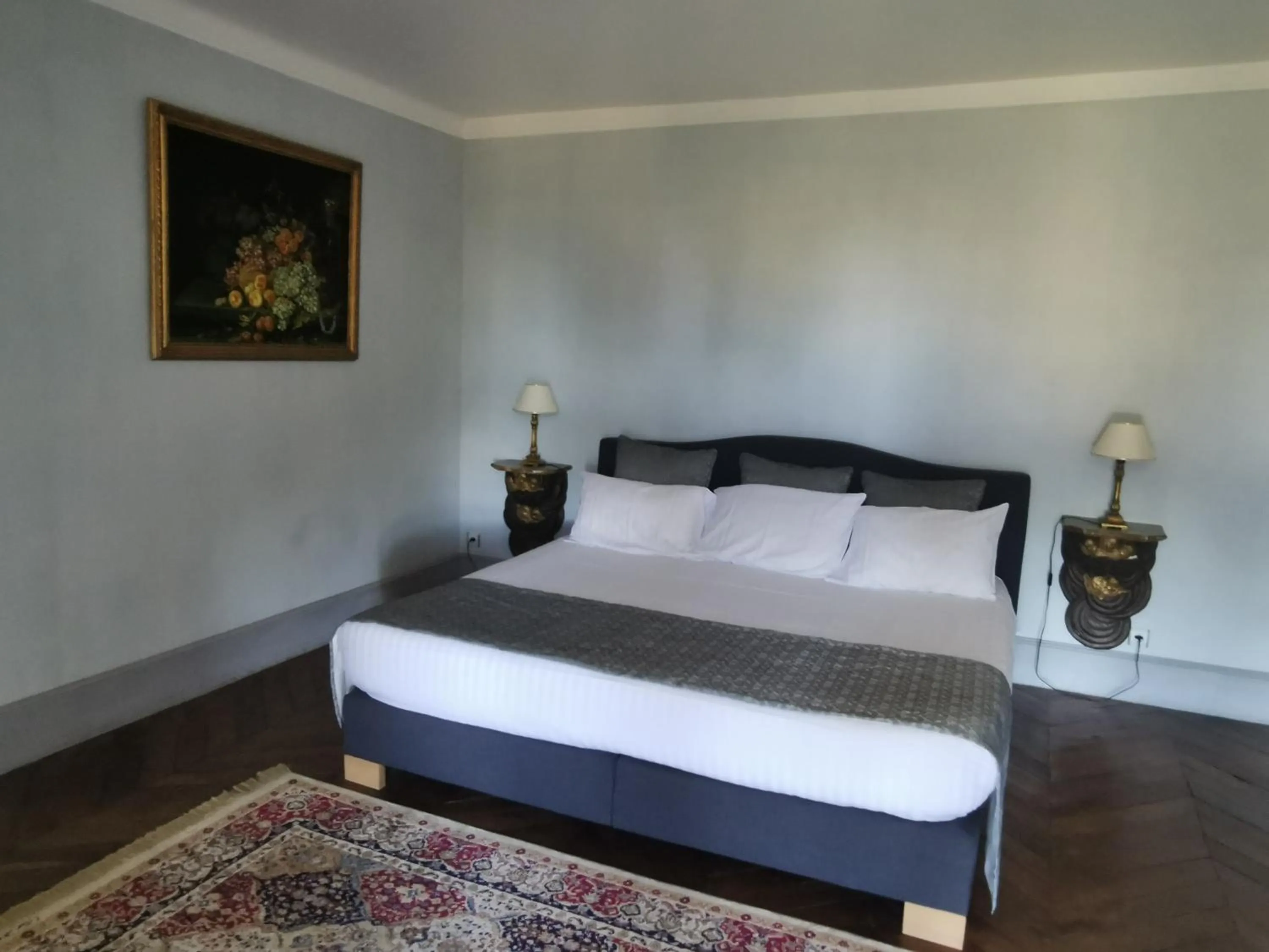 Bed in château Mont Suzey