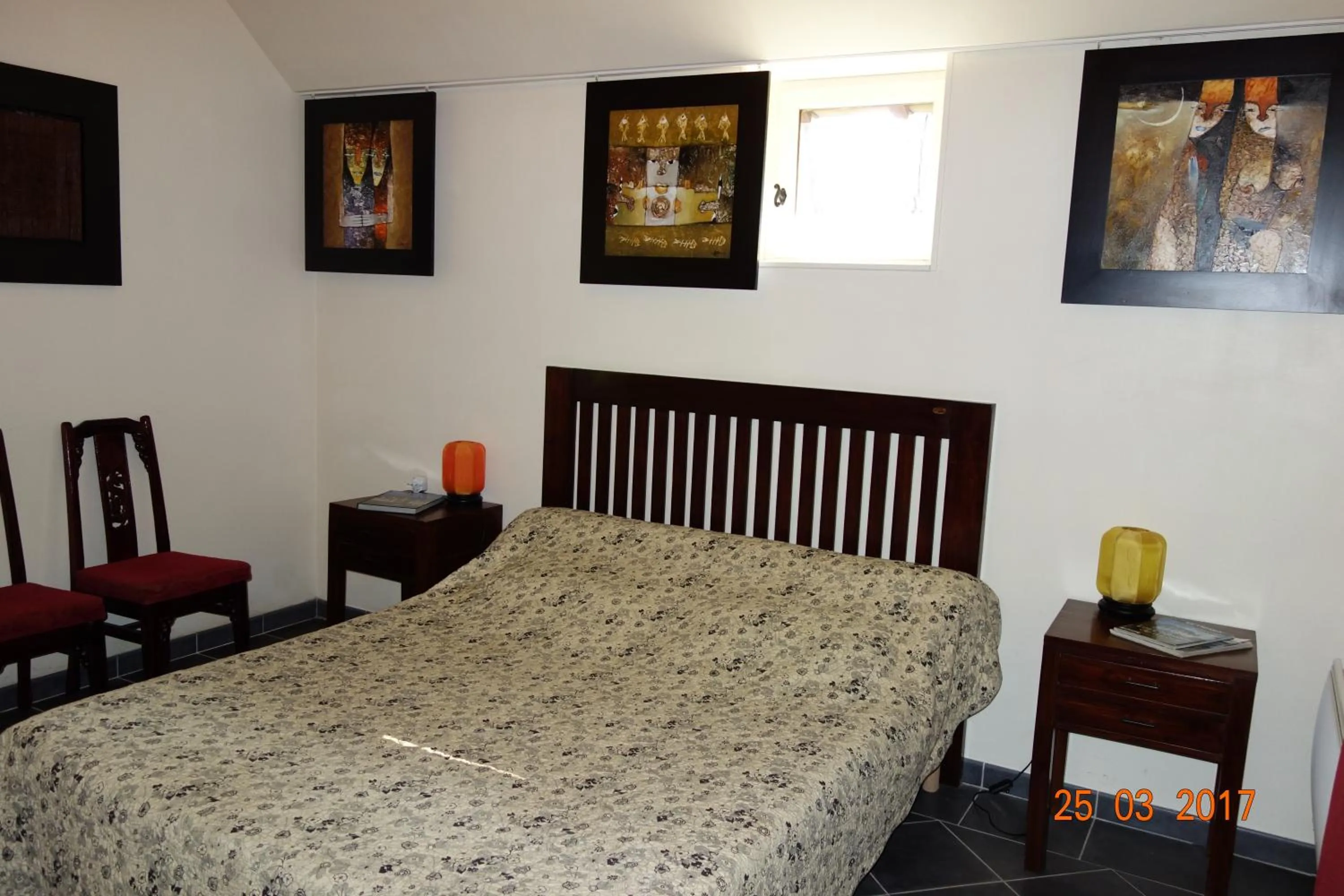 Bed in château Mont Suzey