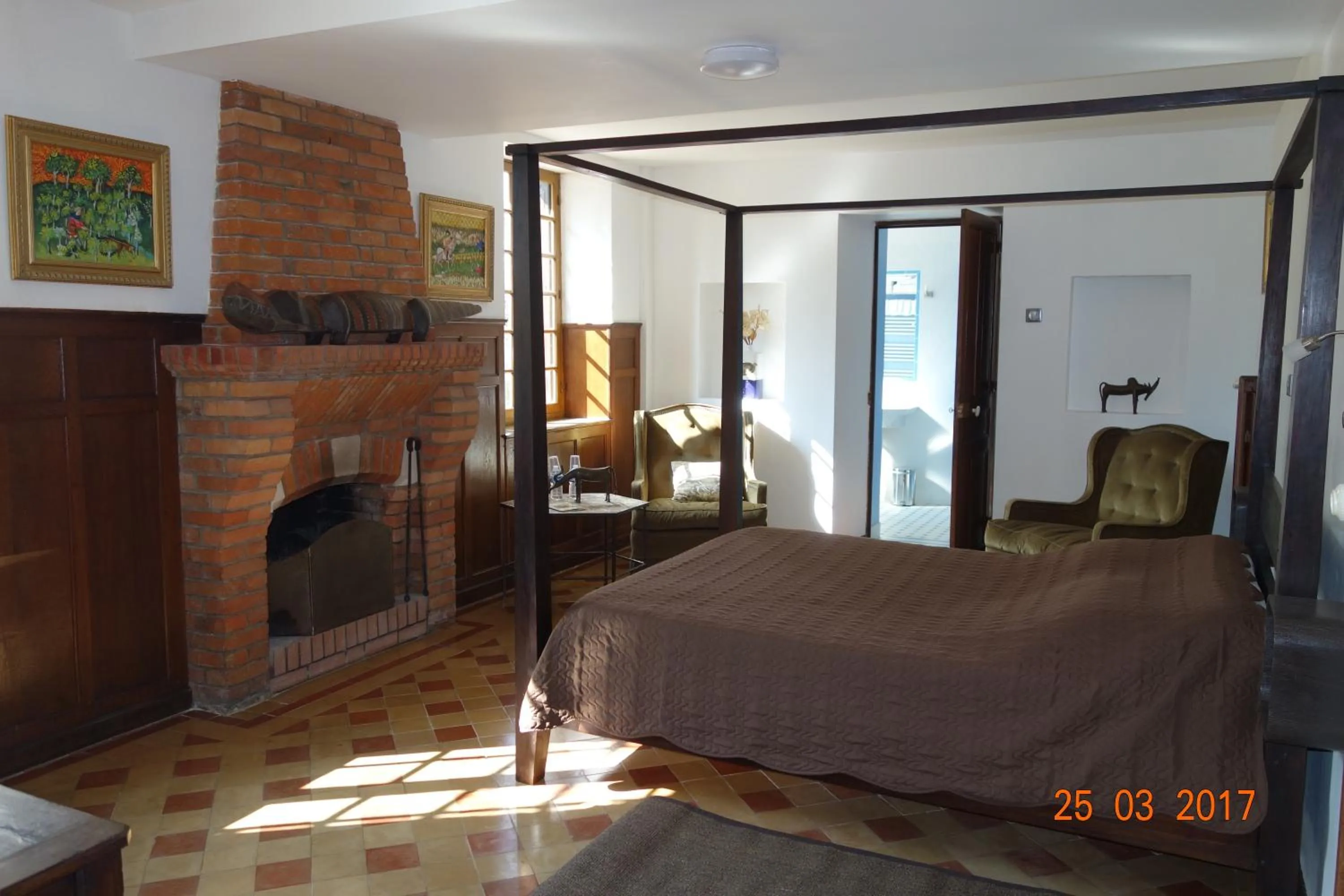 Bed in château Mont Suzey