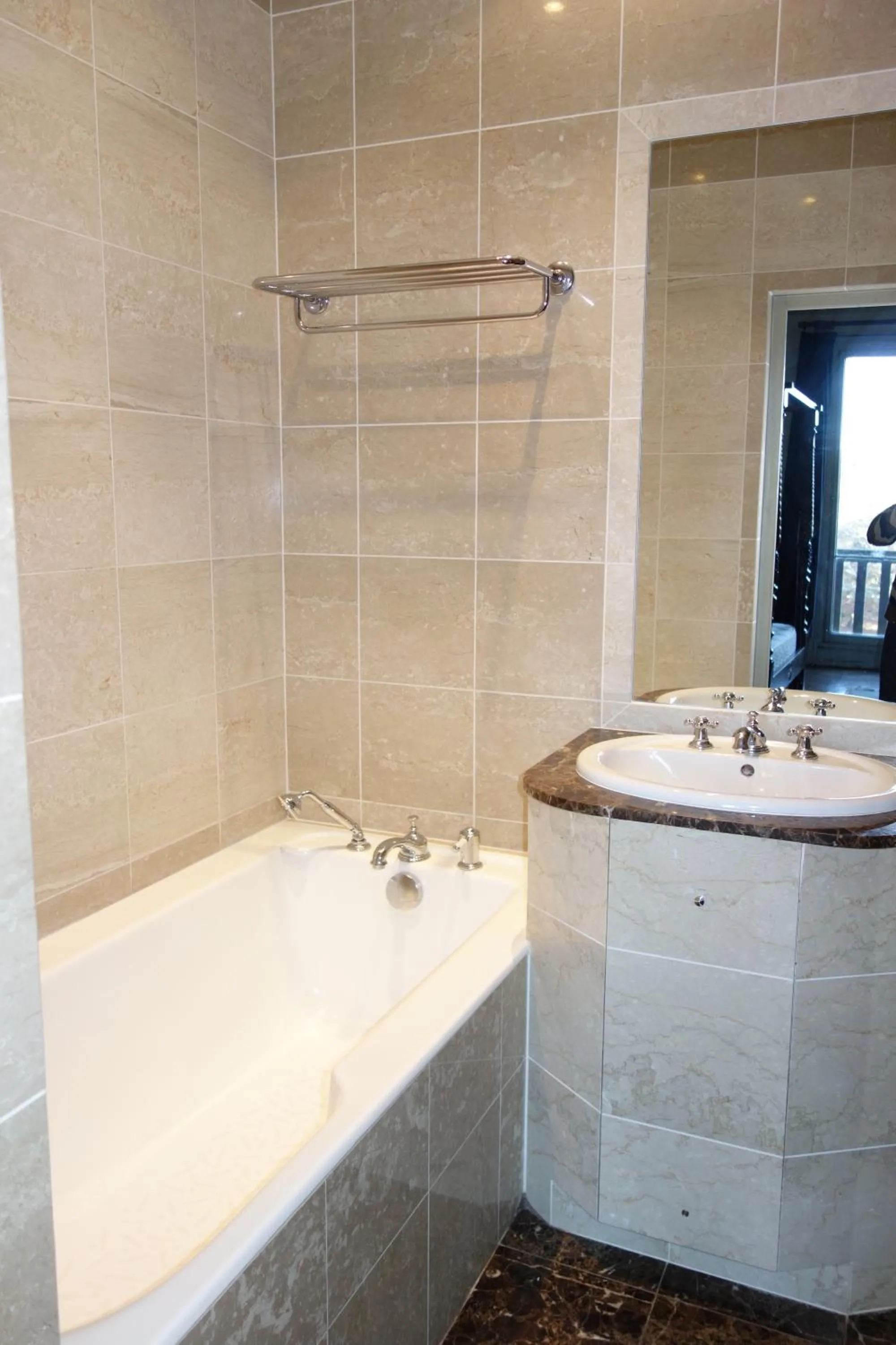 Bathroom in château Mont Suzey