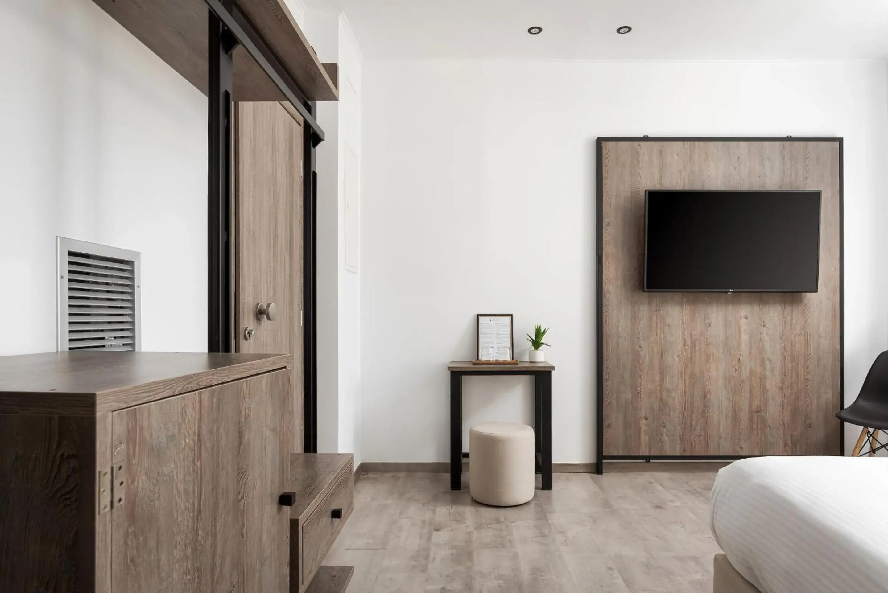 TV and multimedia, Bed in Sette Suites & Rooms - Adults Only TV and multimedia, Bed in Sette Suites & Rooms - Adults Only