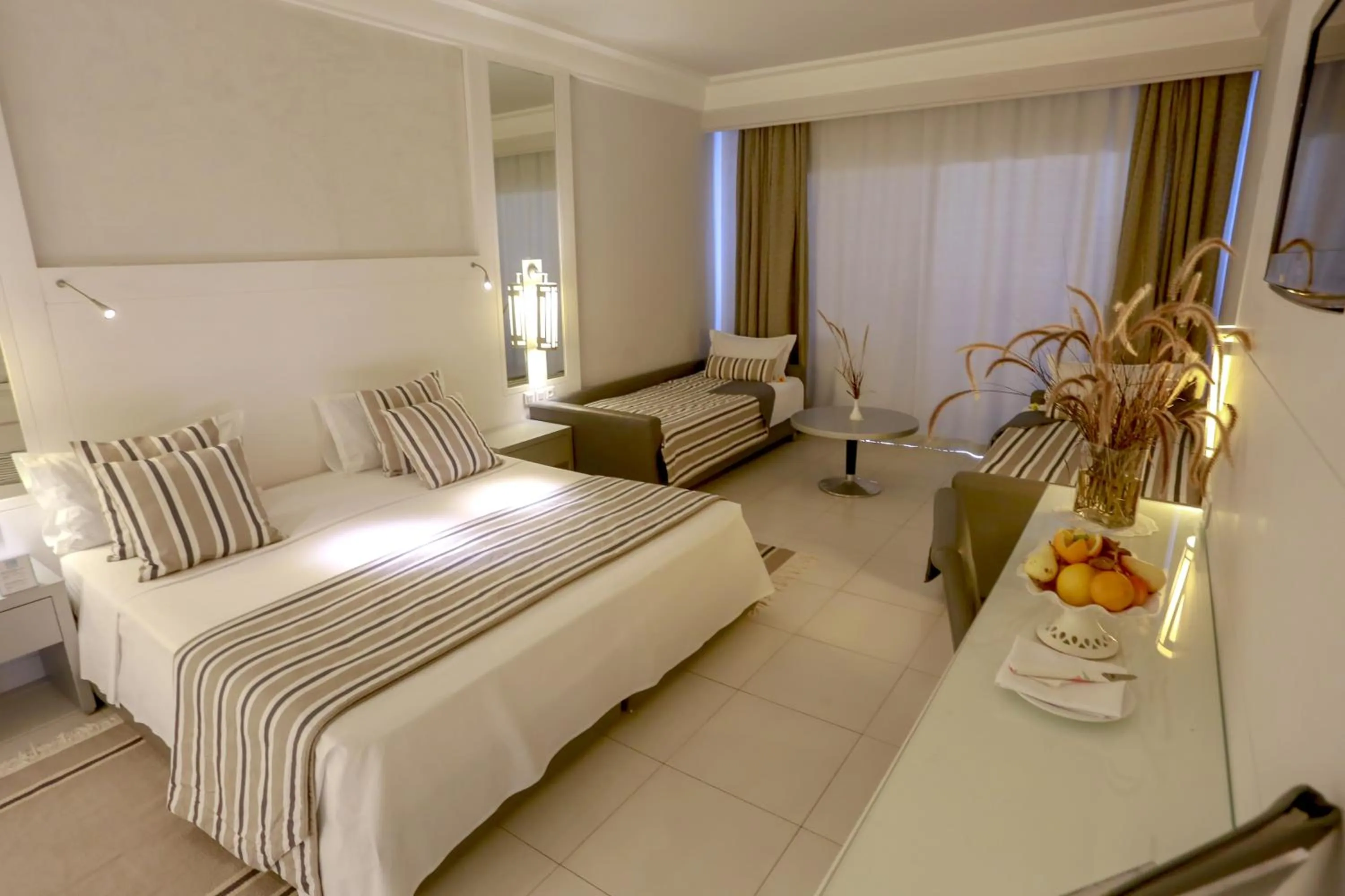 Bed in Djerba Plaza Thalasso & Spa