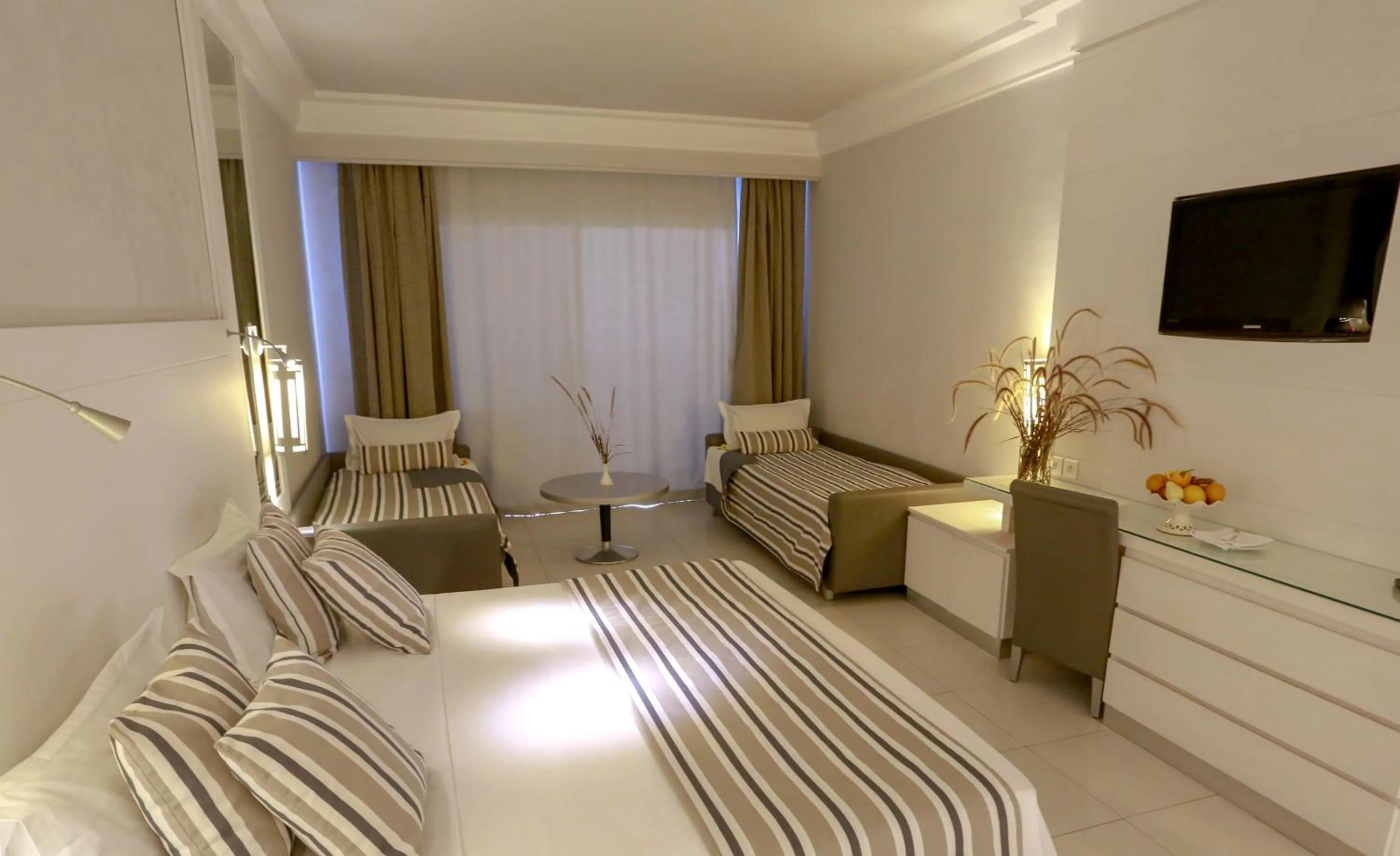 Bed in Djerba Plaza Thalasso & Spa