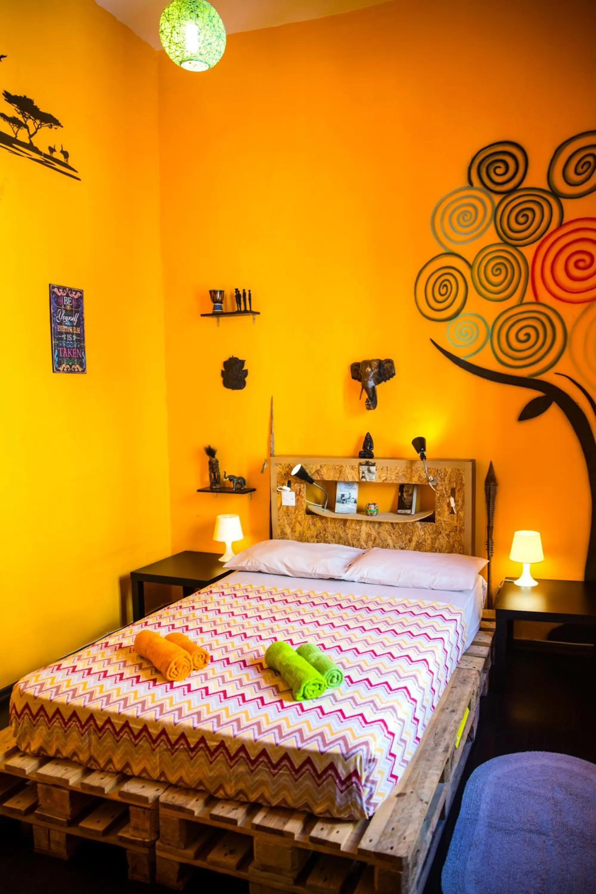 Bedroom, Bed in Five Trees