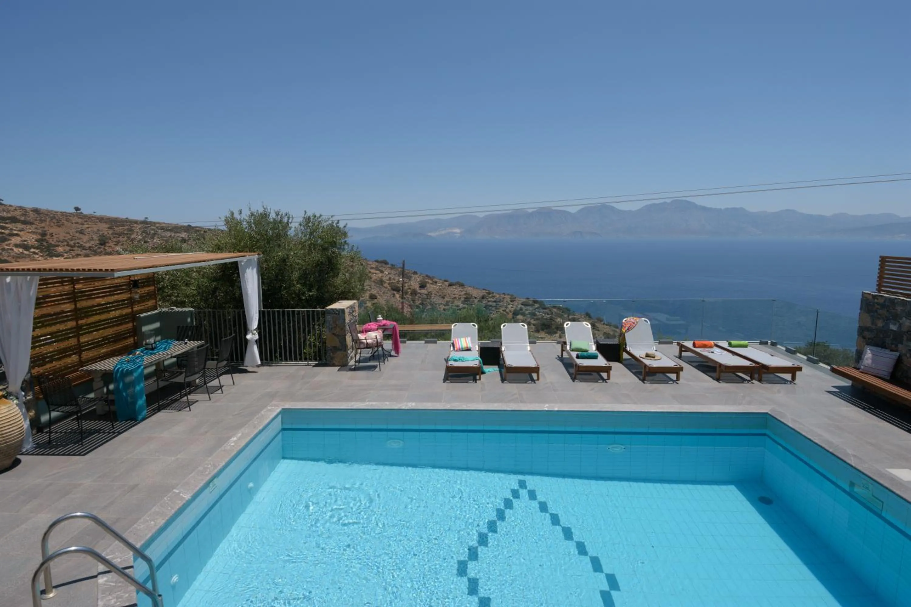 Pool view in Villa Olga