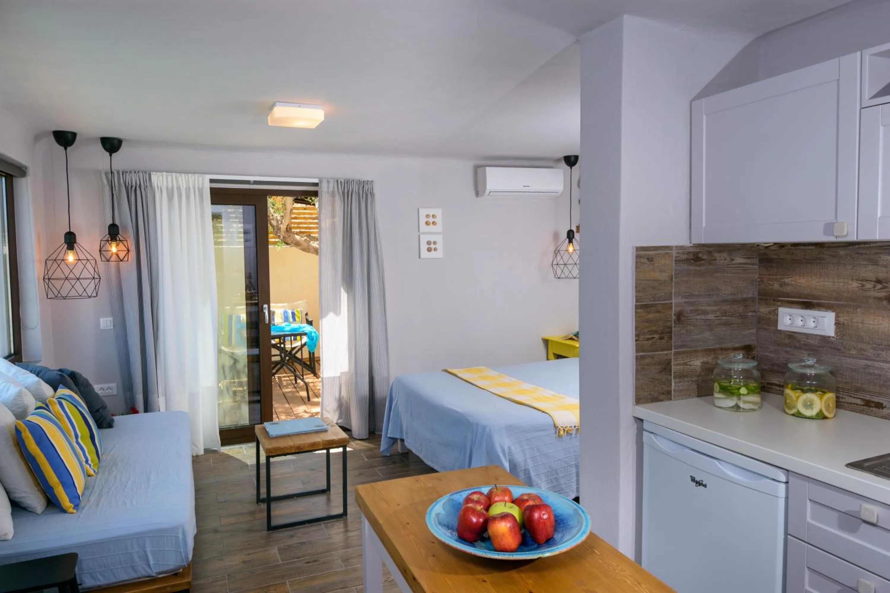 Photo of the whole room in Villa Olga