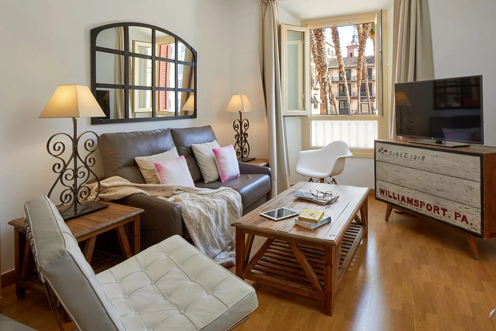 Living room in Lodgingmalaga Plaza Constitucion