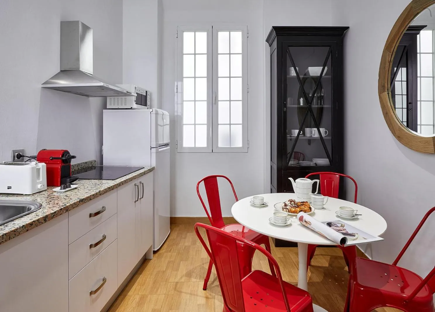 Kitchen or kitchenette in Lodgingmalaga Plaza Constitucion