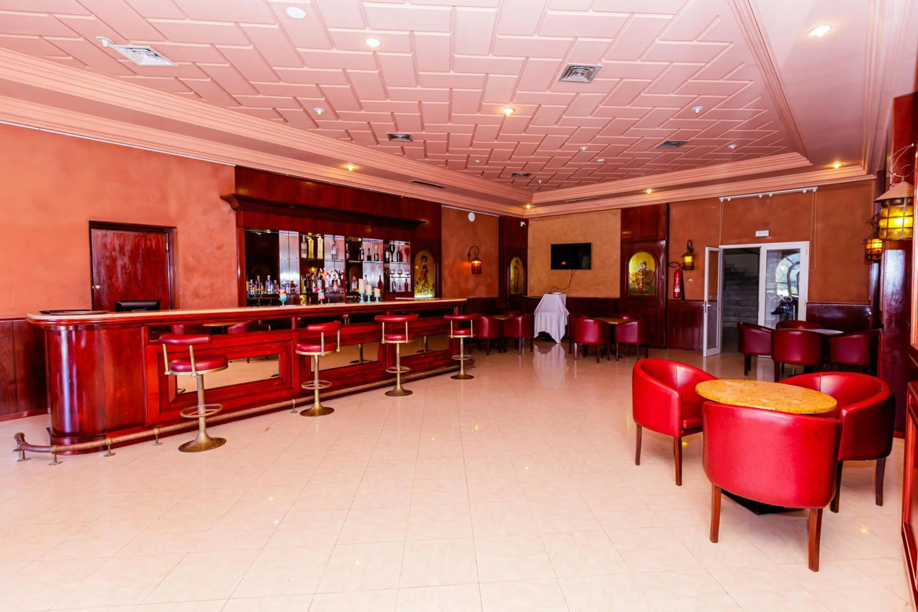 Restaurant/places to eat in Iris Hotel & Thalasso