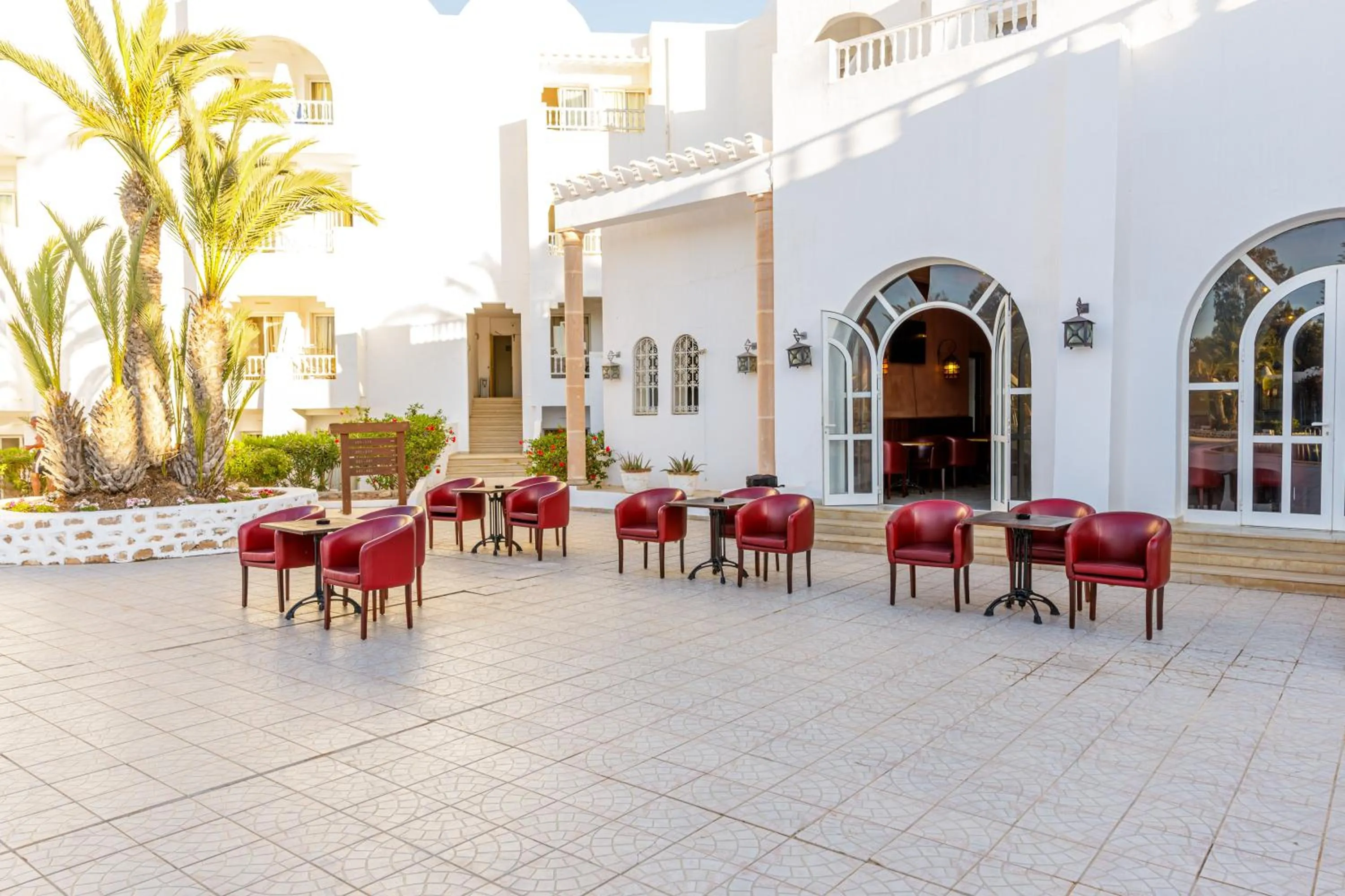 Restaurant/places to eat in Iris Hotel & Thalasso