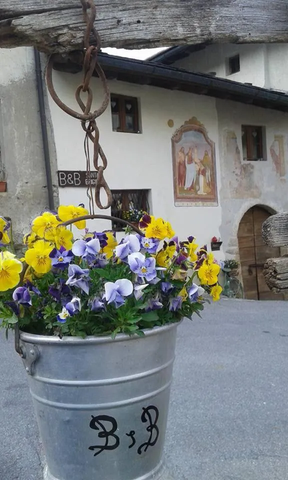 Facade/entrance in B&B Santa Brigida