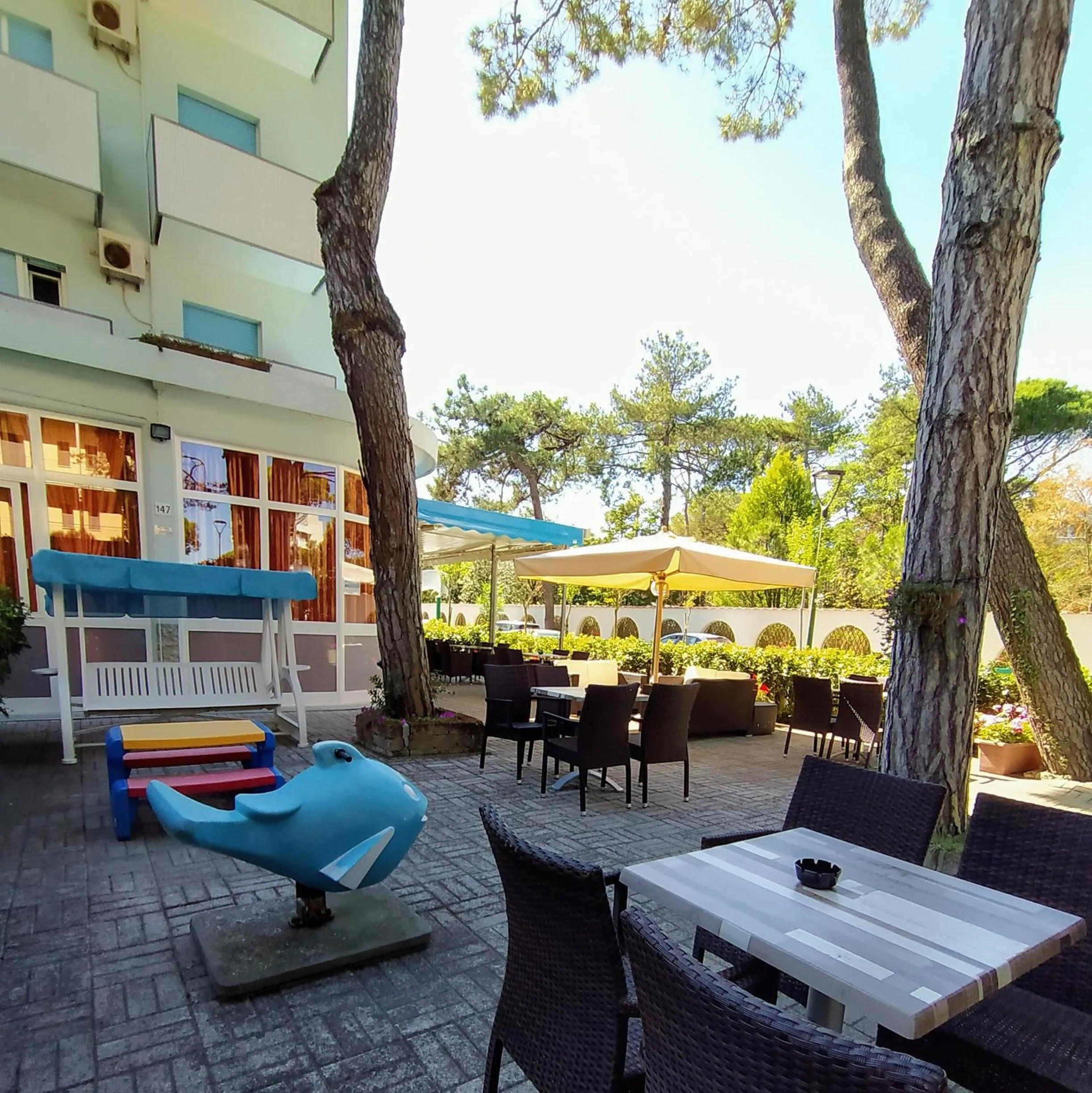 Facade/entrance in Hotel Capri