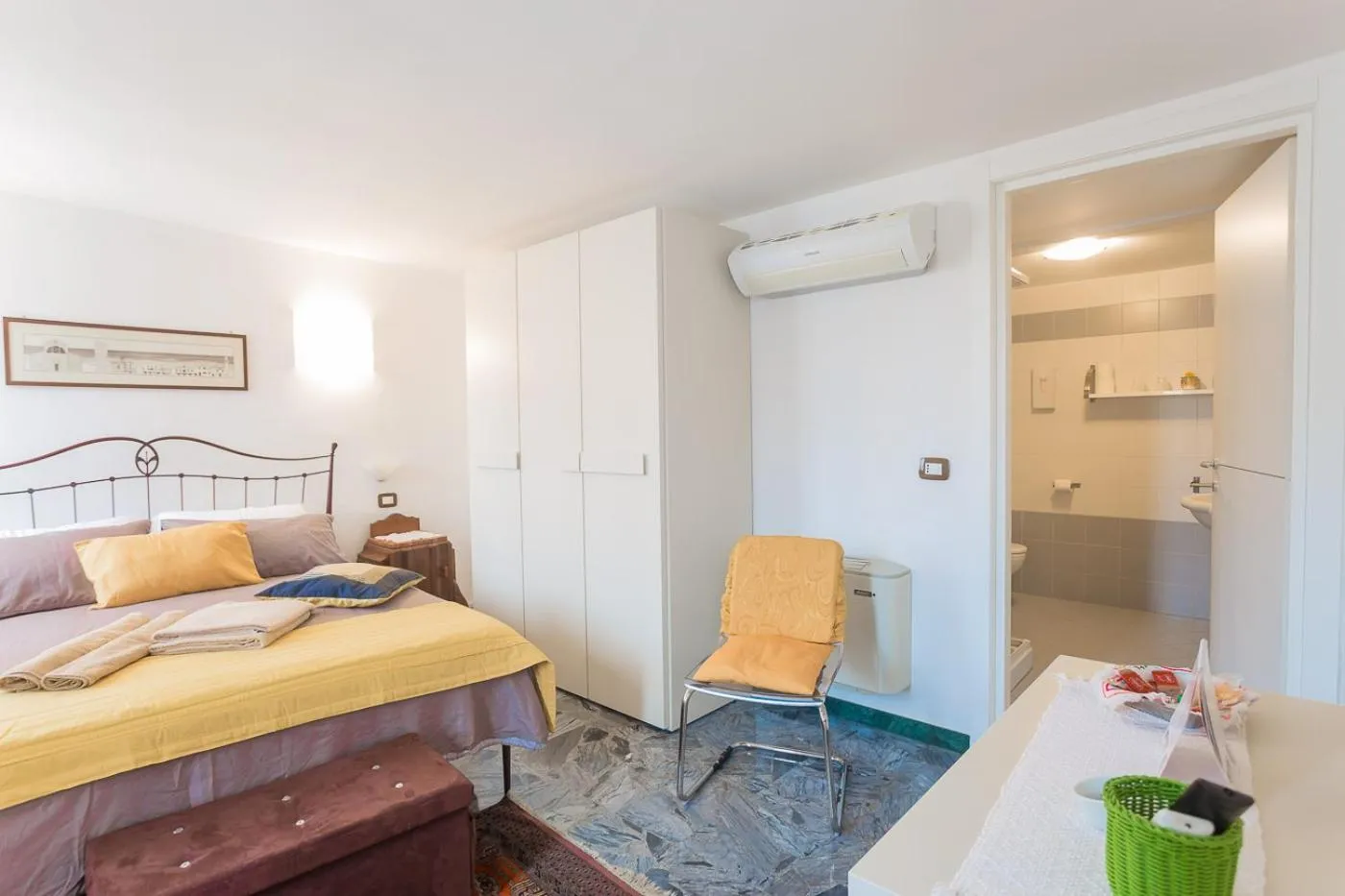 Photo of the whole room, Bed in B&B Antico Orologio