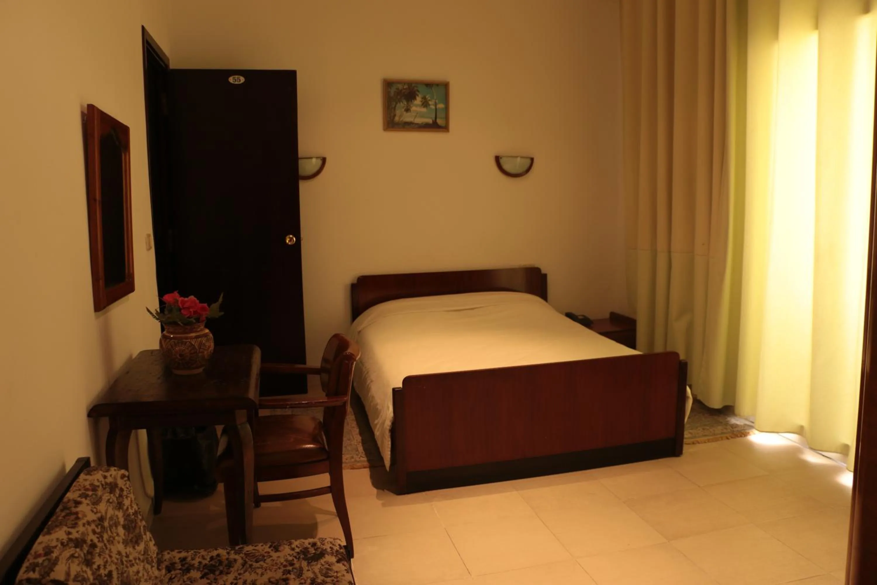 Bedroom, Bed in Hotel Saint Georges Tunis