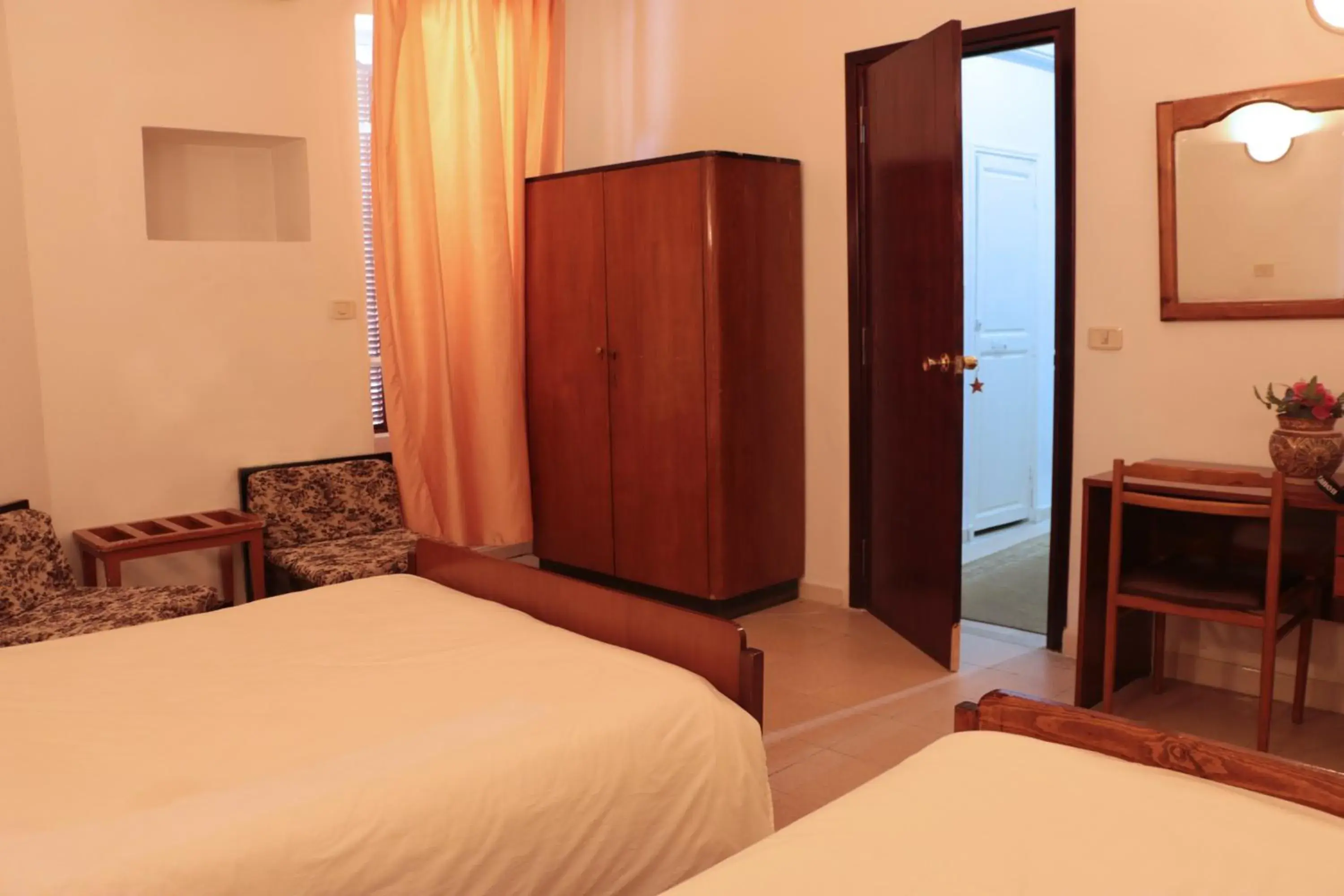 Bedroom, Bed in Hotel Saint Georges Tunis Bedroom, Bed in Hotel Saint Georges Tunis