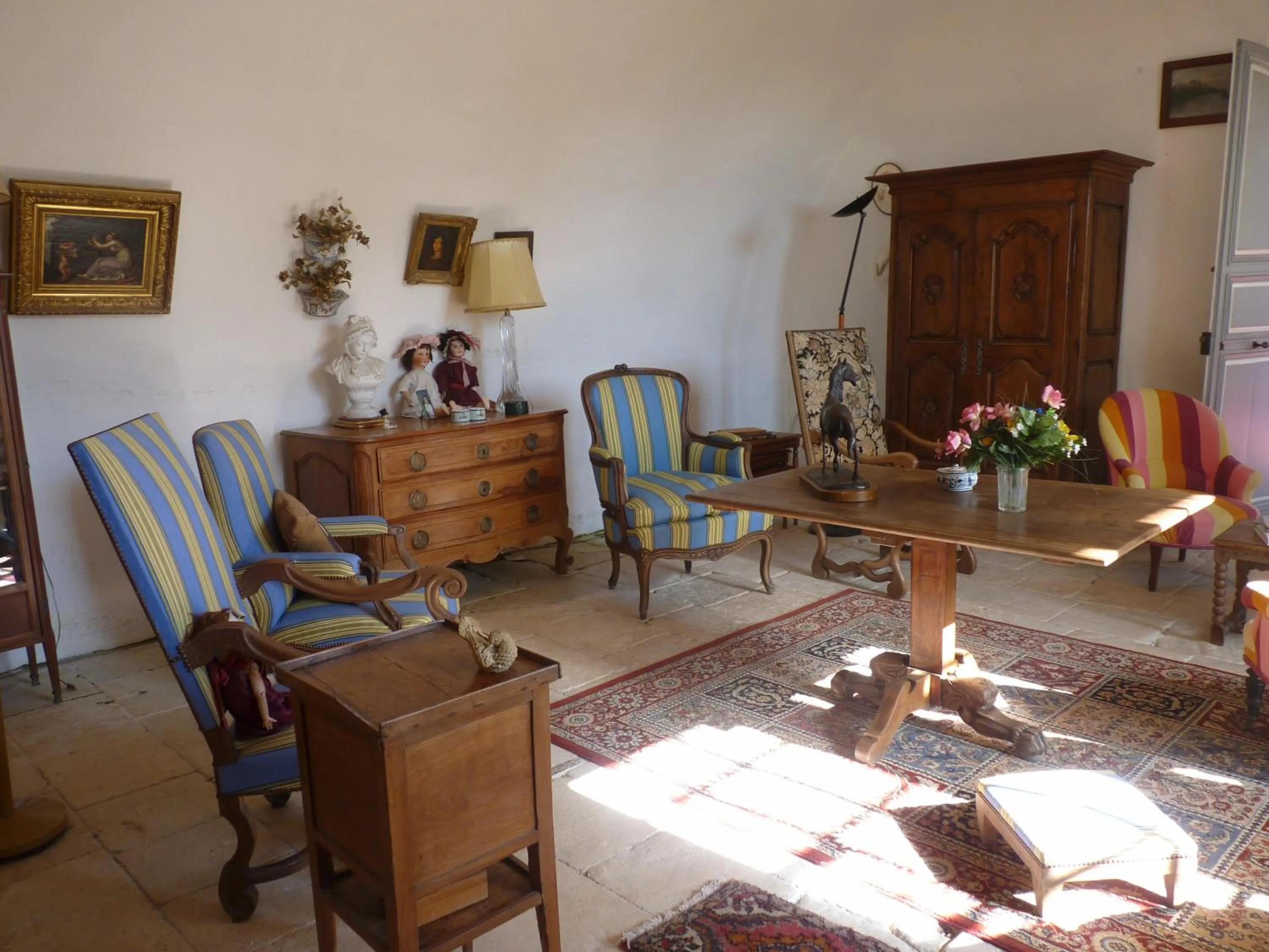 Living room in LOGIS du Château du Bois Doucet