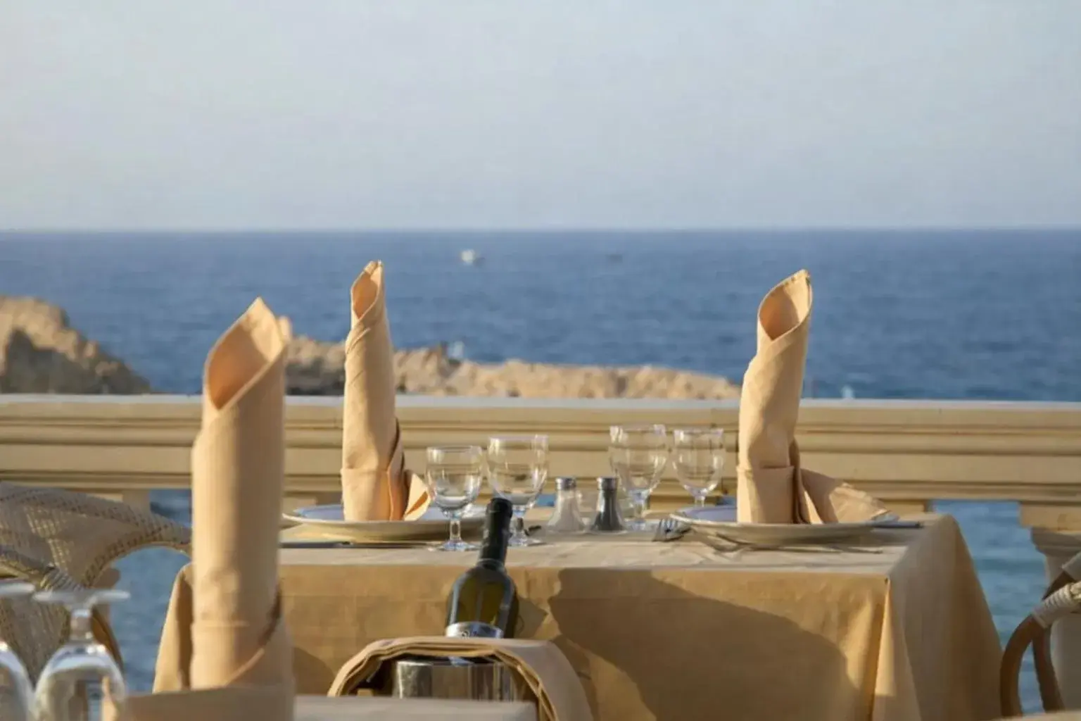 Restaurant/places to eat in Hotel El Habib Monastir Restaurant/places to eat in Hotel El Habib Monastir