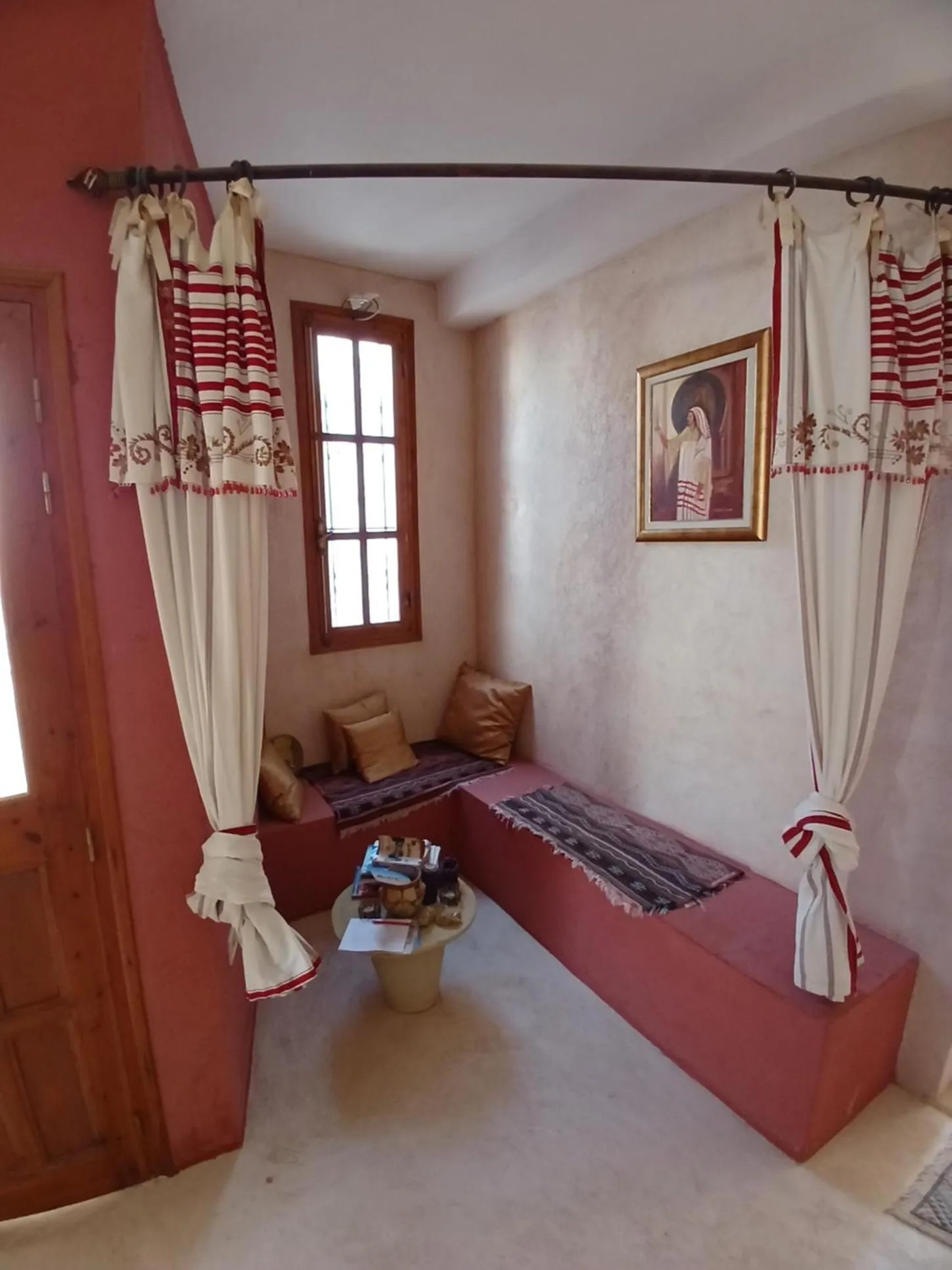 Patio, Bed in Menzel Sonia Caja