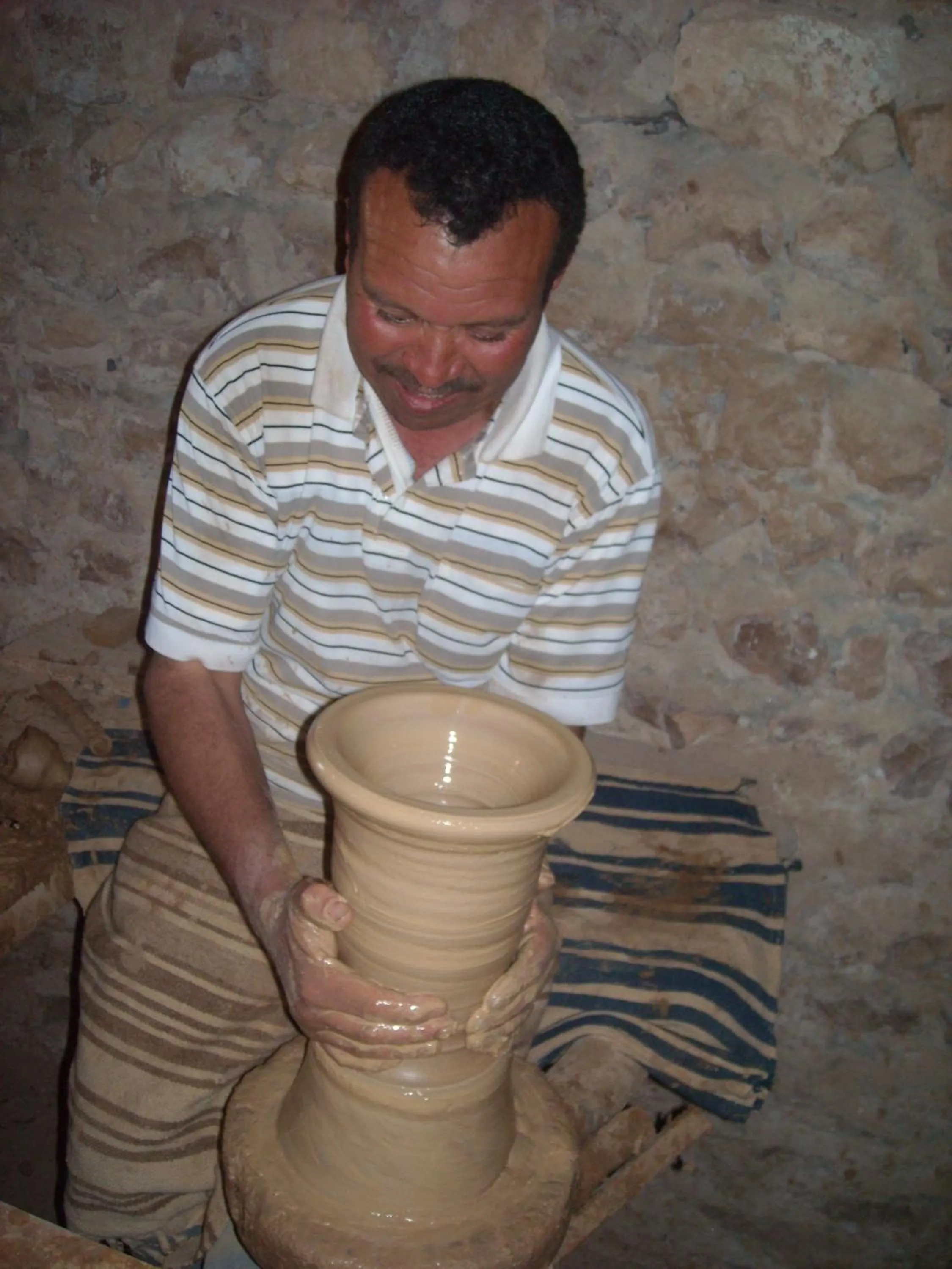 Staff in Menzel Sonia Caja