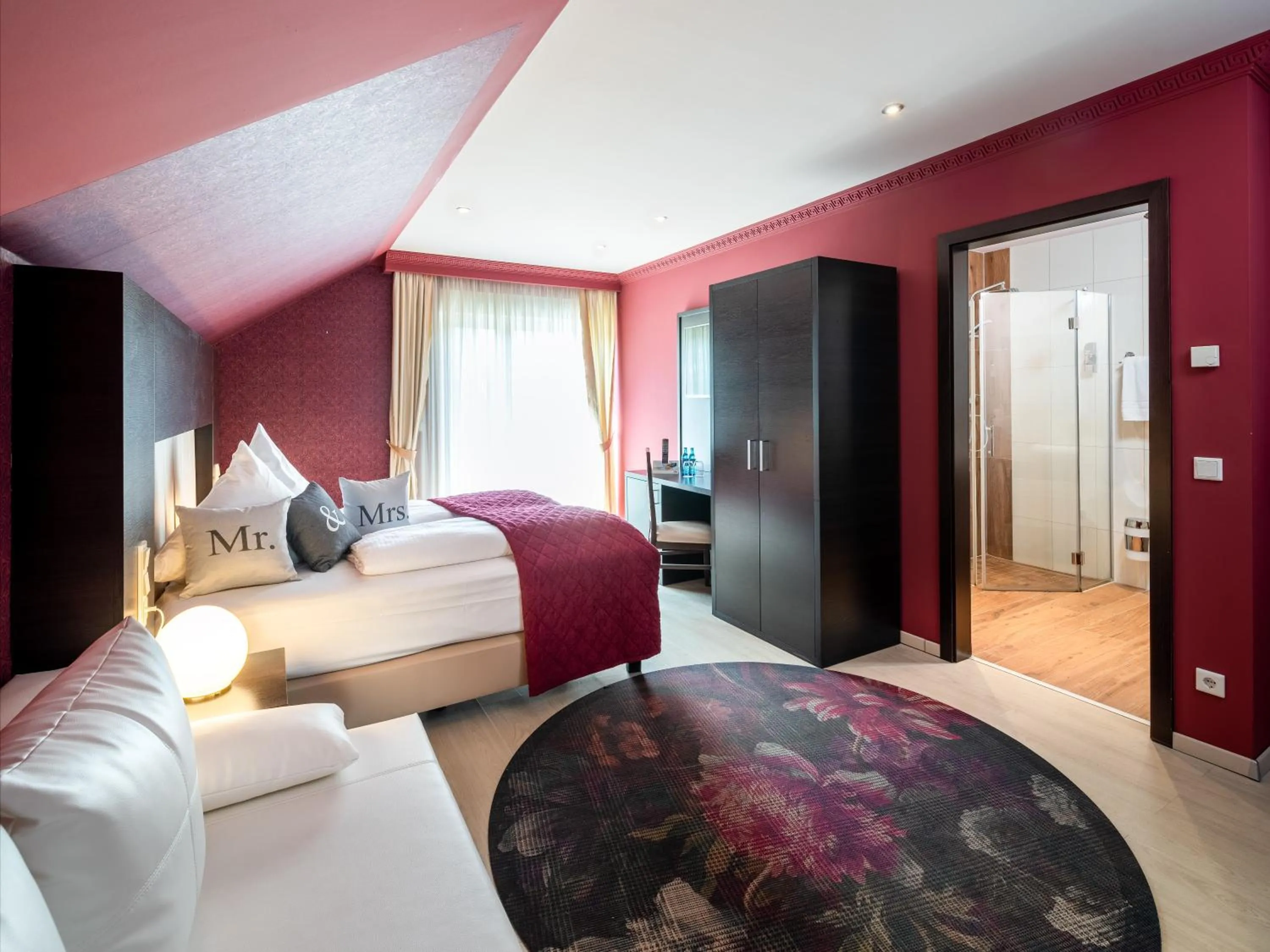 Staff, Bed in Kristallhotel Fettehenne