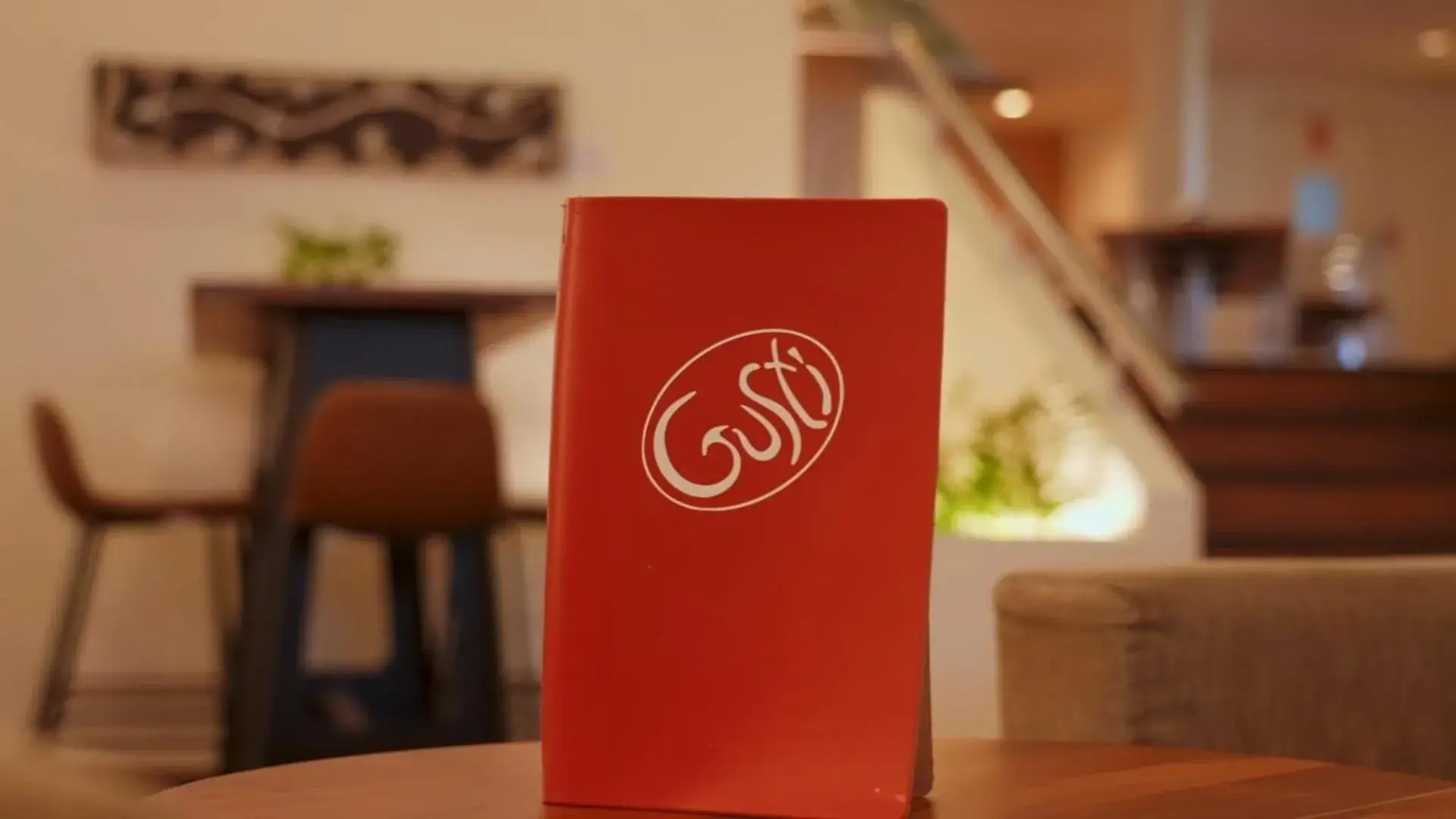 Lounge or bar in Crowne Plaza Perth by IHG Lounge or bar in Crowne Plaza Perth by IHG