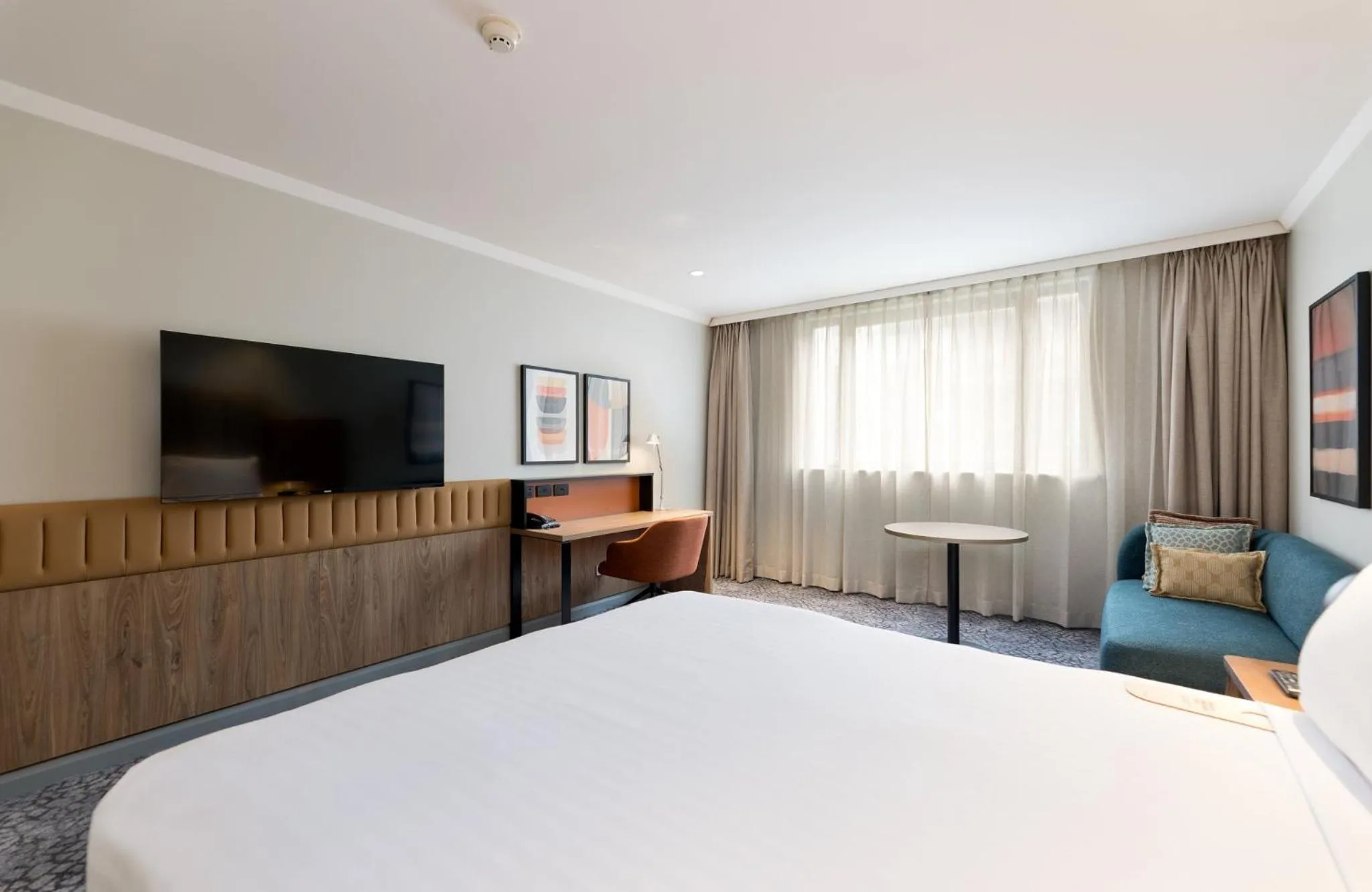 Photo of the whole room, Bed in Crowne Plaza Perth by IHG