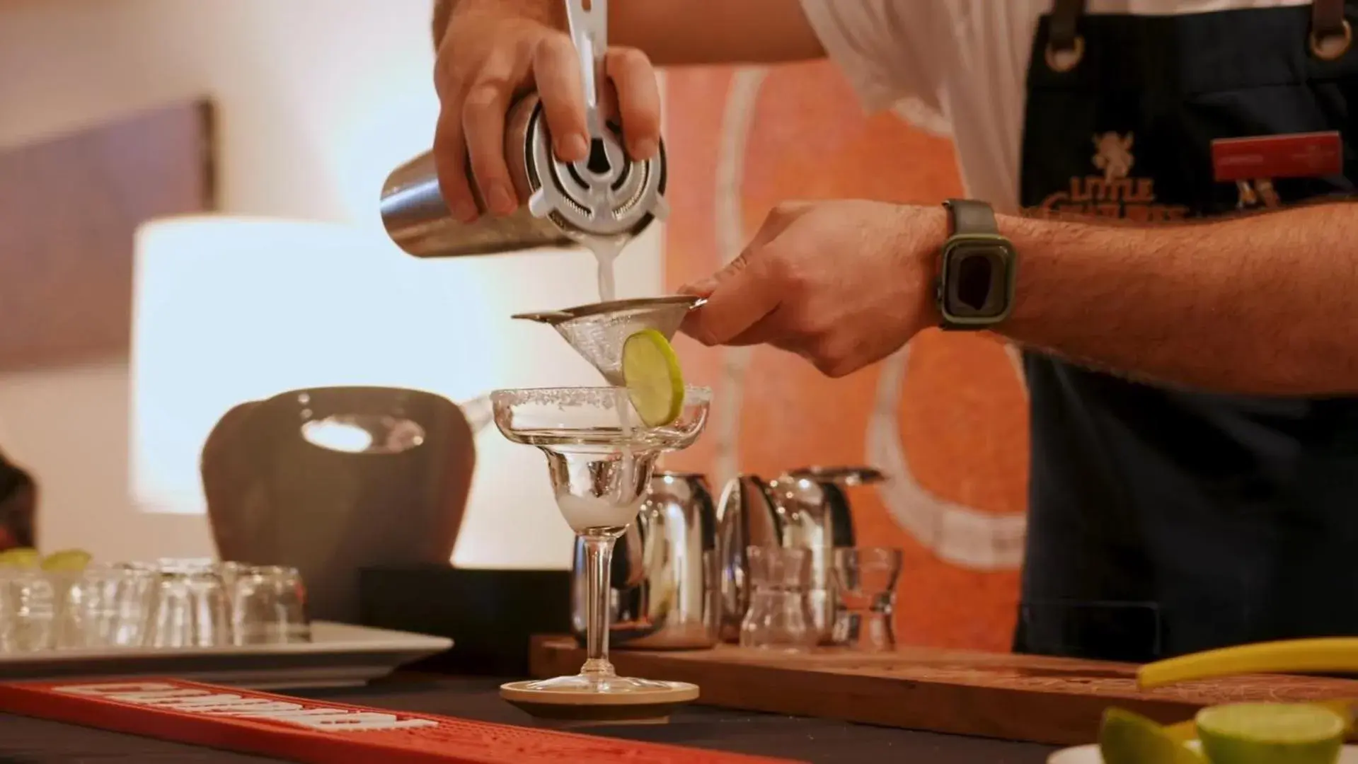 Lounge or bar in Crowne Plaza Perth by IHG Lounge or bar in Crowne Plaza Perth by IHG