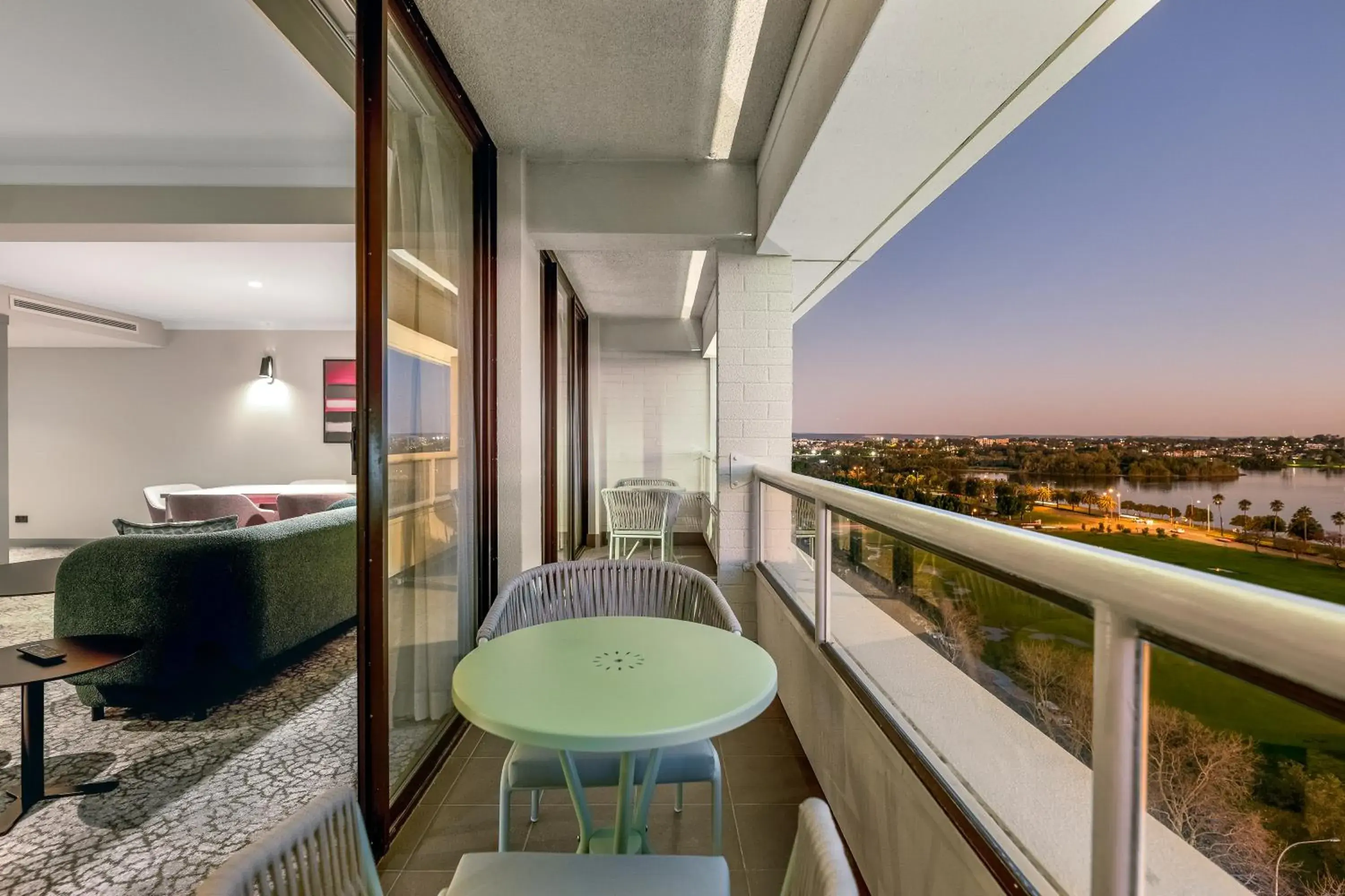 One-Bedroom Suite with River View - High Floor in Crowne Plaza Perth by IHG One-Bedroom Suite with River View - High Floor in Crowne Plaza Perth by IHG