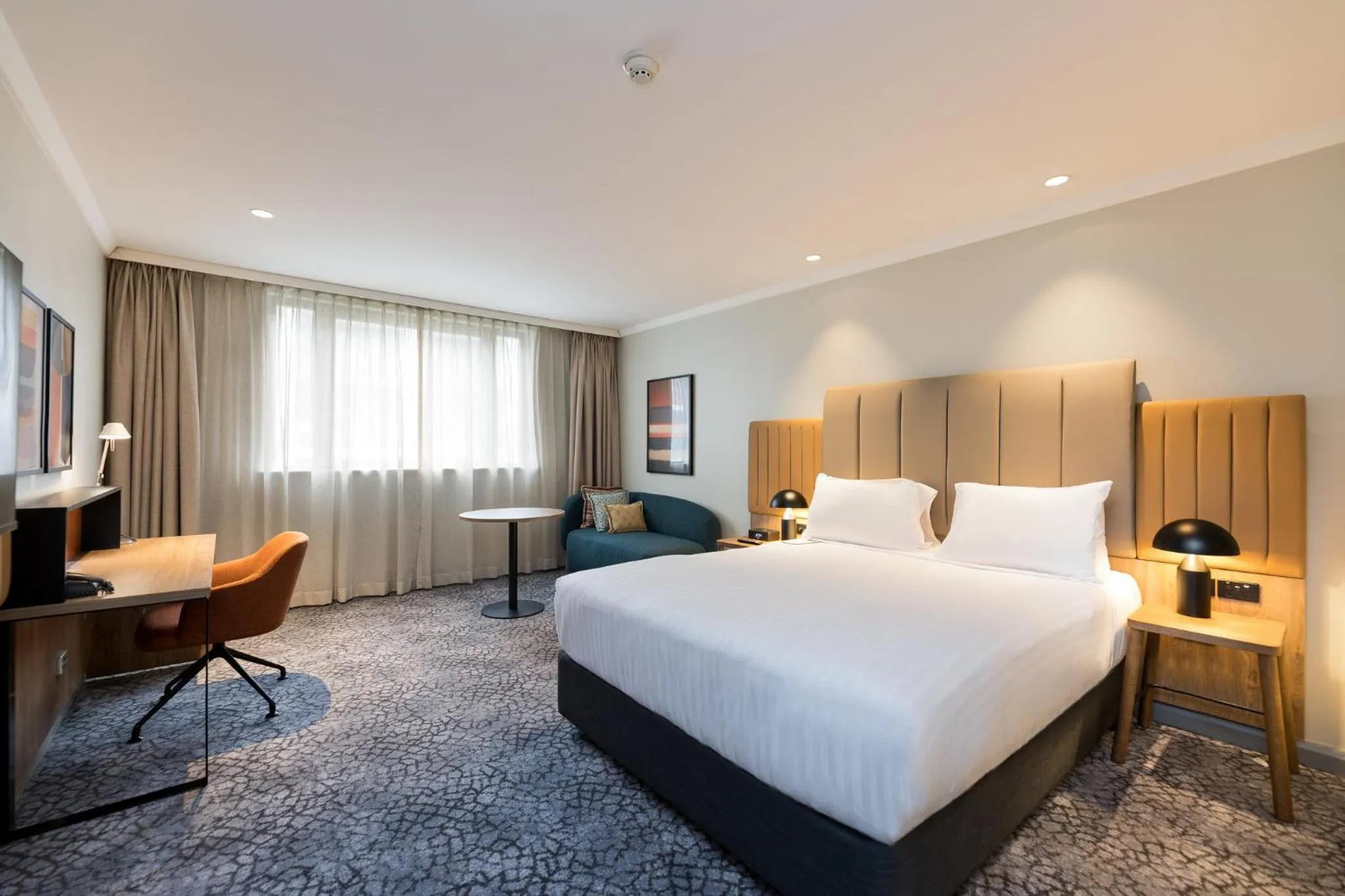 Photo of the whole room, Bed in Crowne Plaza Perth by IHG
