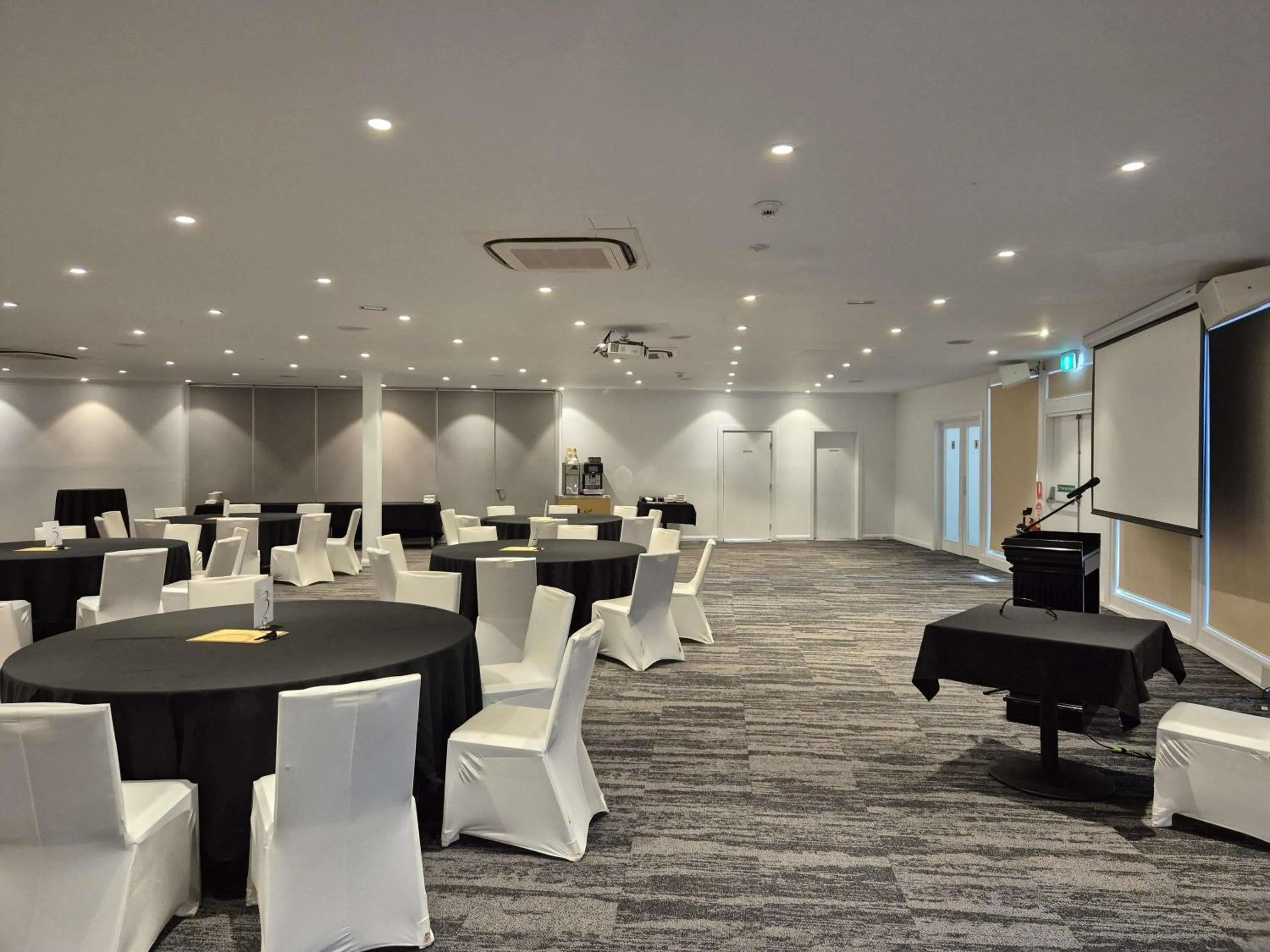 Meeting/conference room in Mercure Canberra