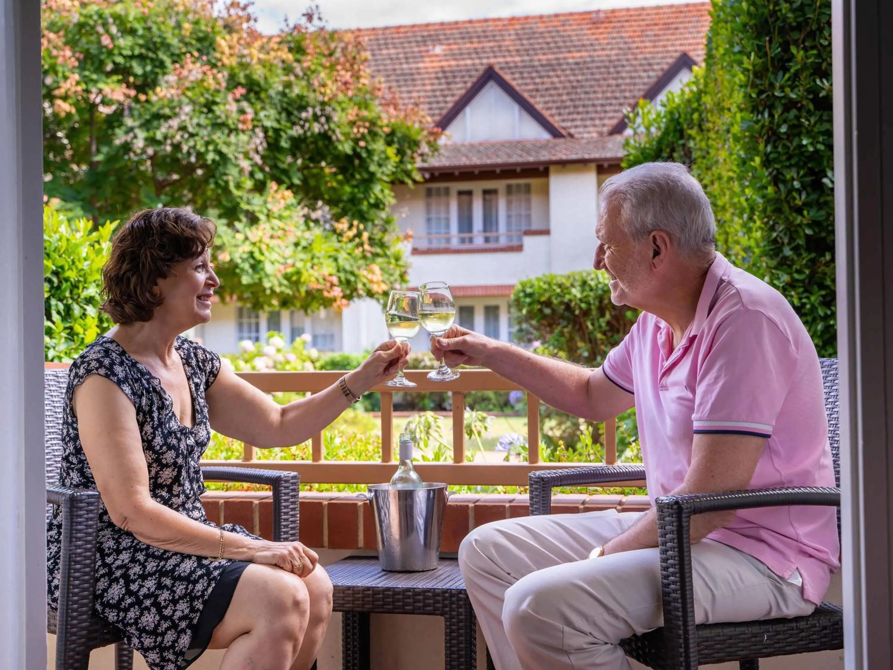 Bedroom in Mercure Canberra