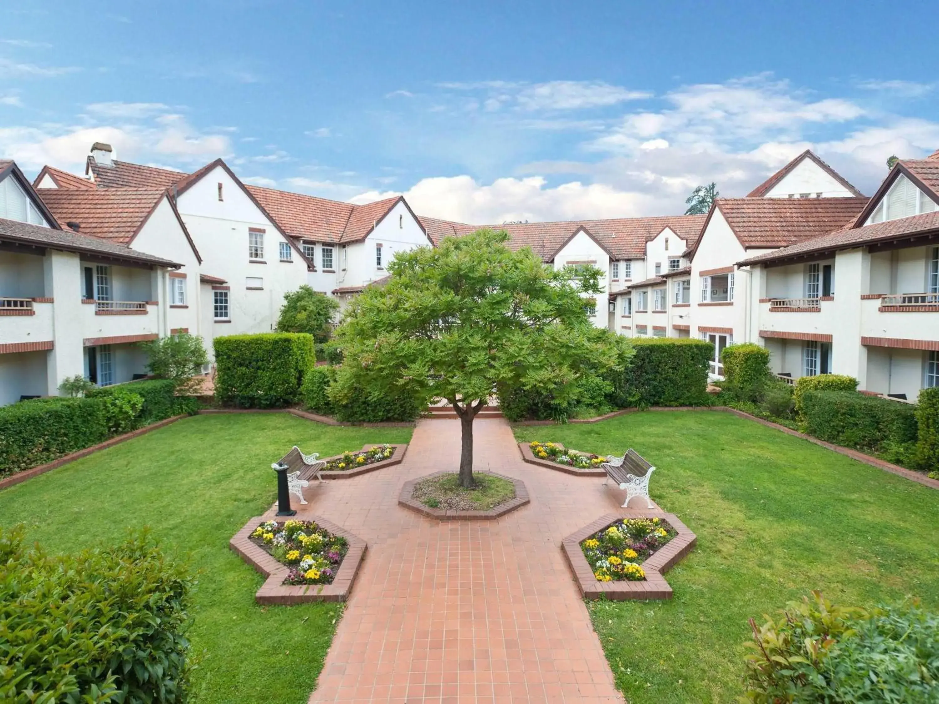 Property building in Mercure Canberra Property building in Mercure Canberra