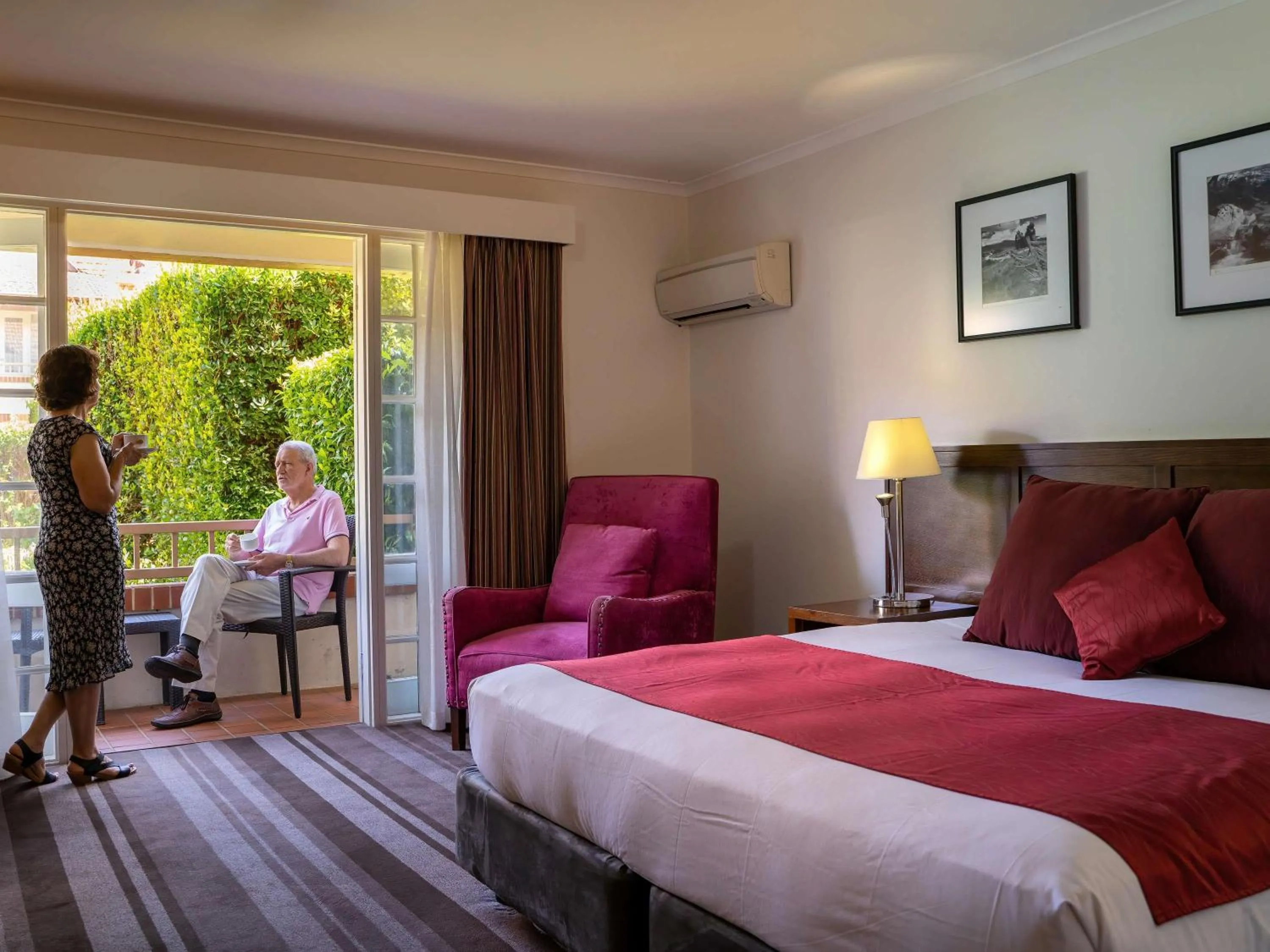 Bedroom, Bed in Mercure Canberra