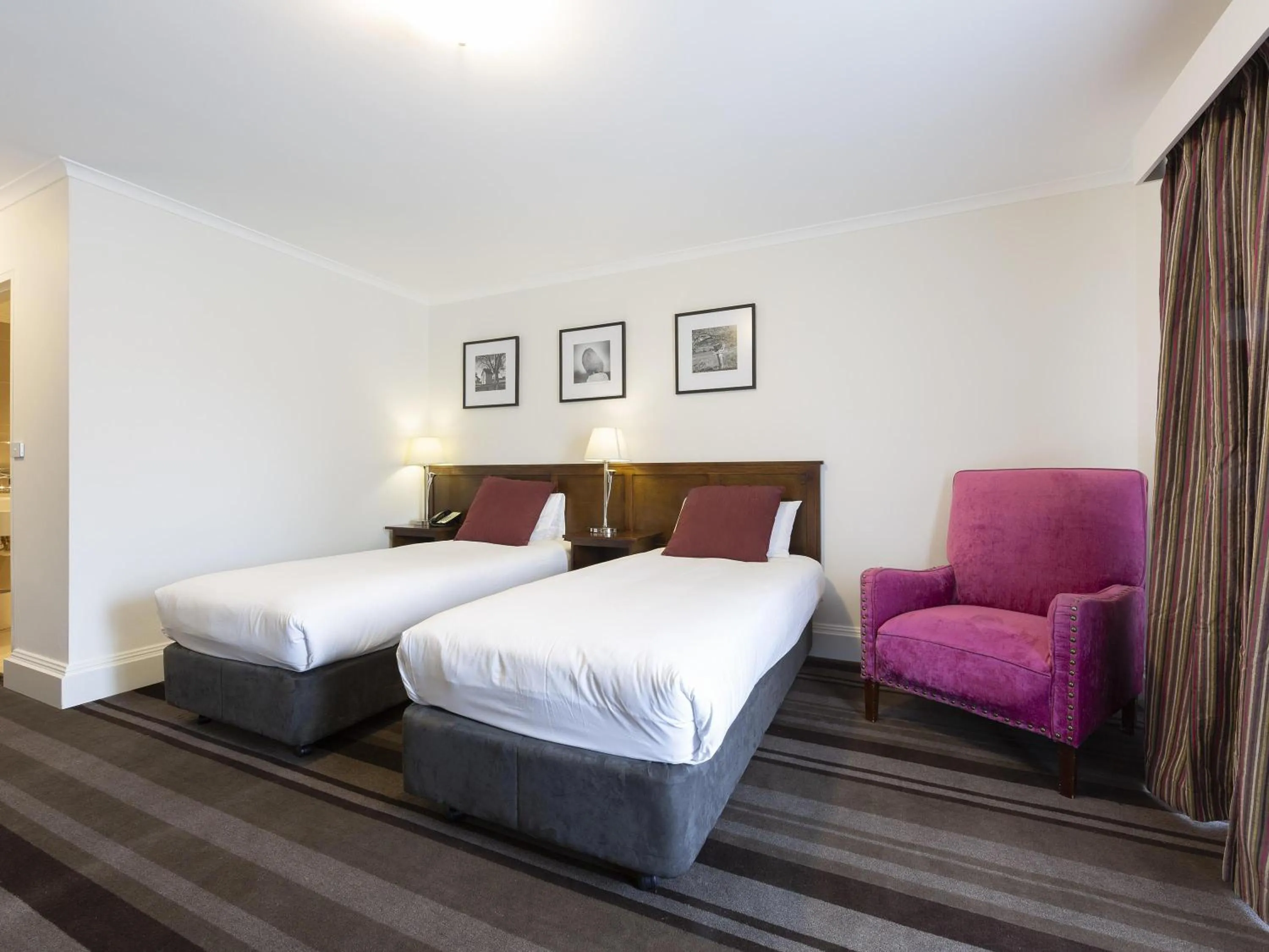 Bedroom, Bed in Mercure Canberra