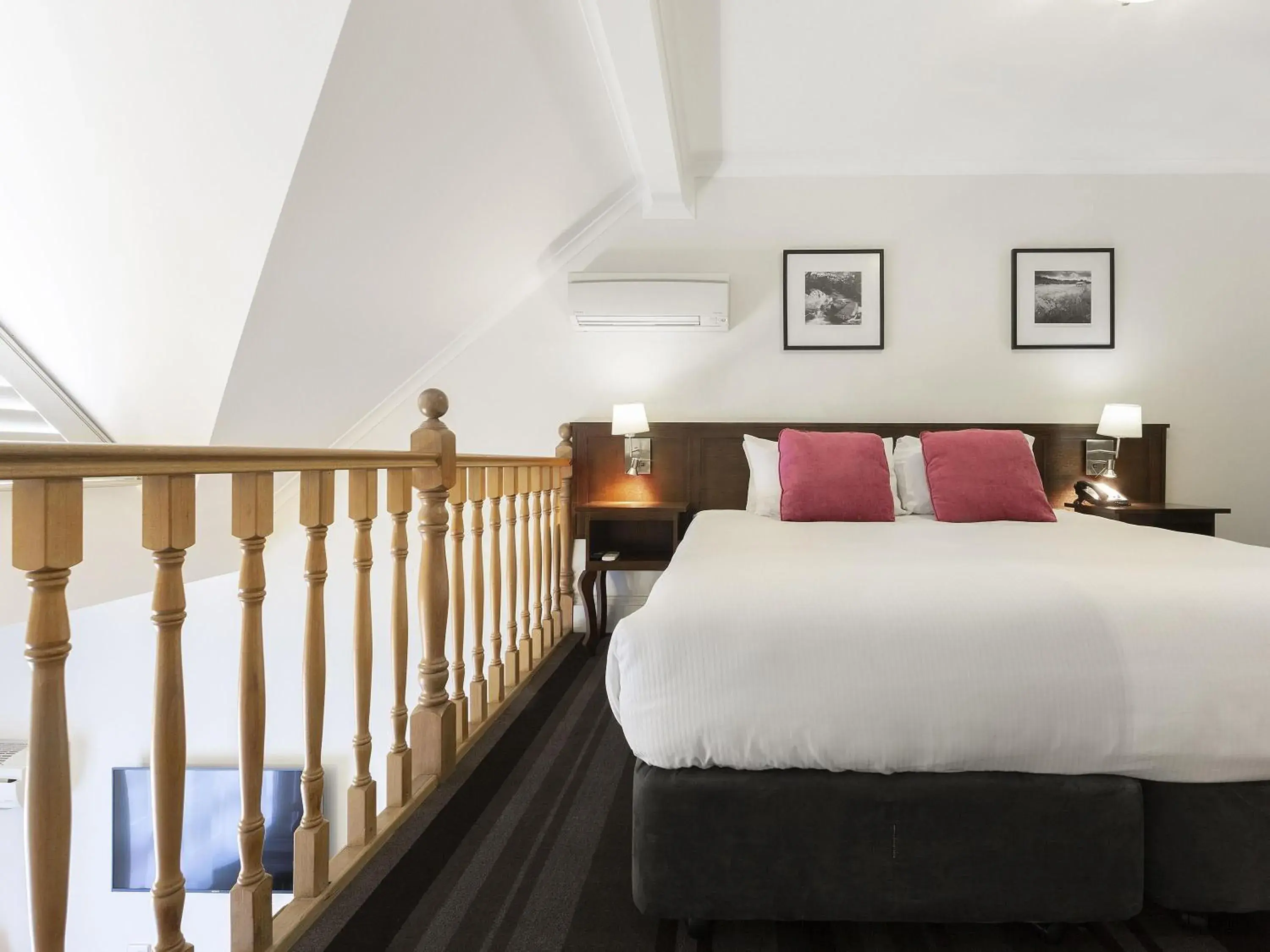 Bedroom, Bed in Mercure Canberra Bedroom, Bed in Mercure Canberra