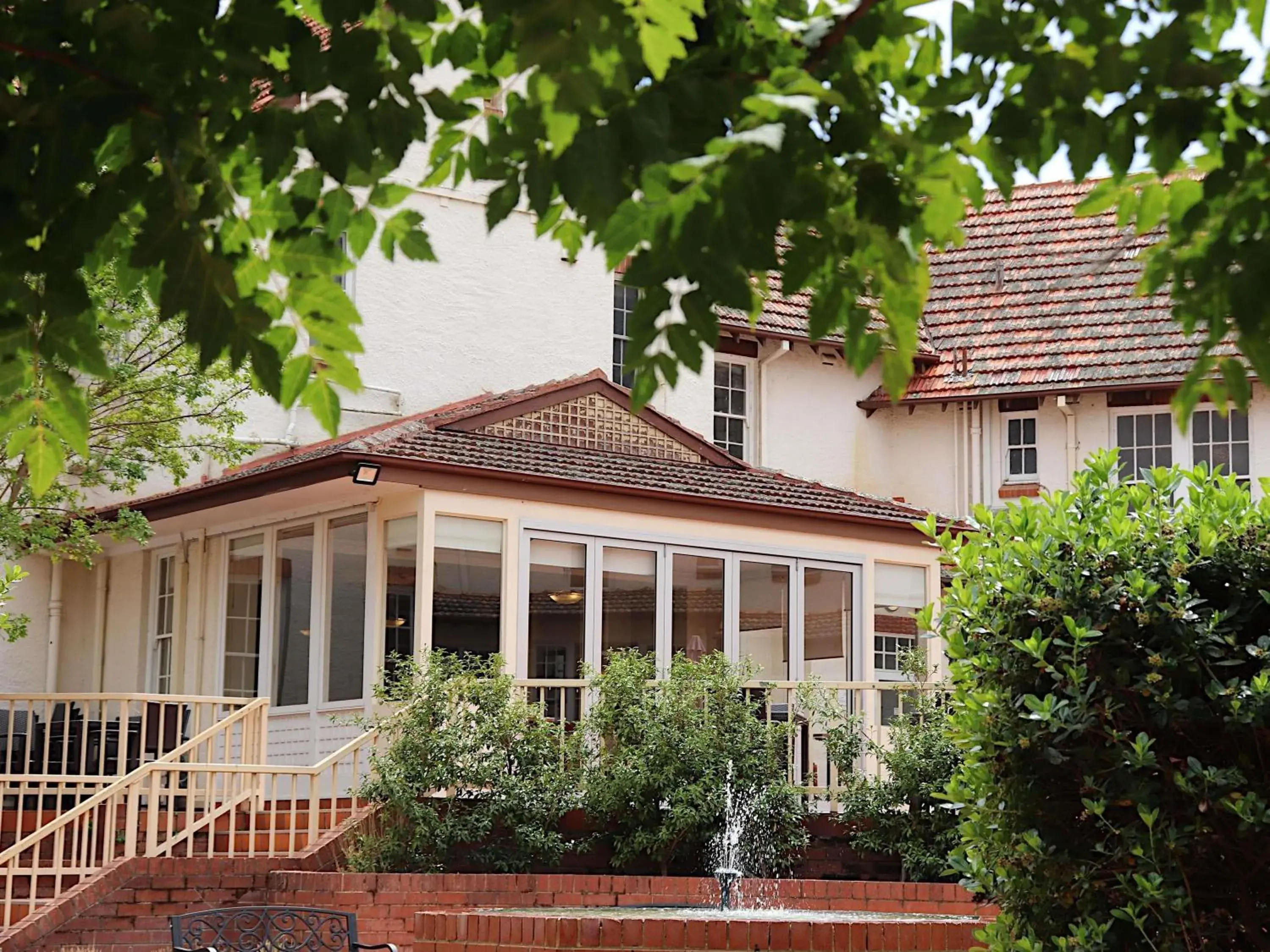 Restaurant/places to eat in Mercure Canberra Restaurant/places to eat in Mercure Canberra