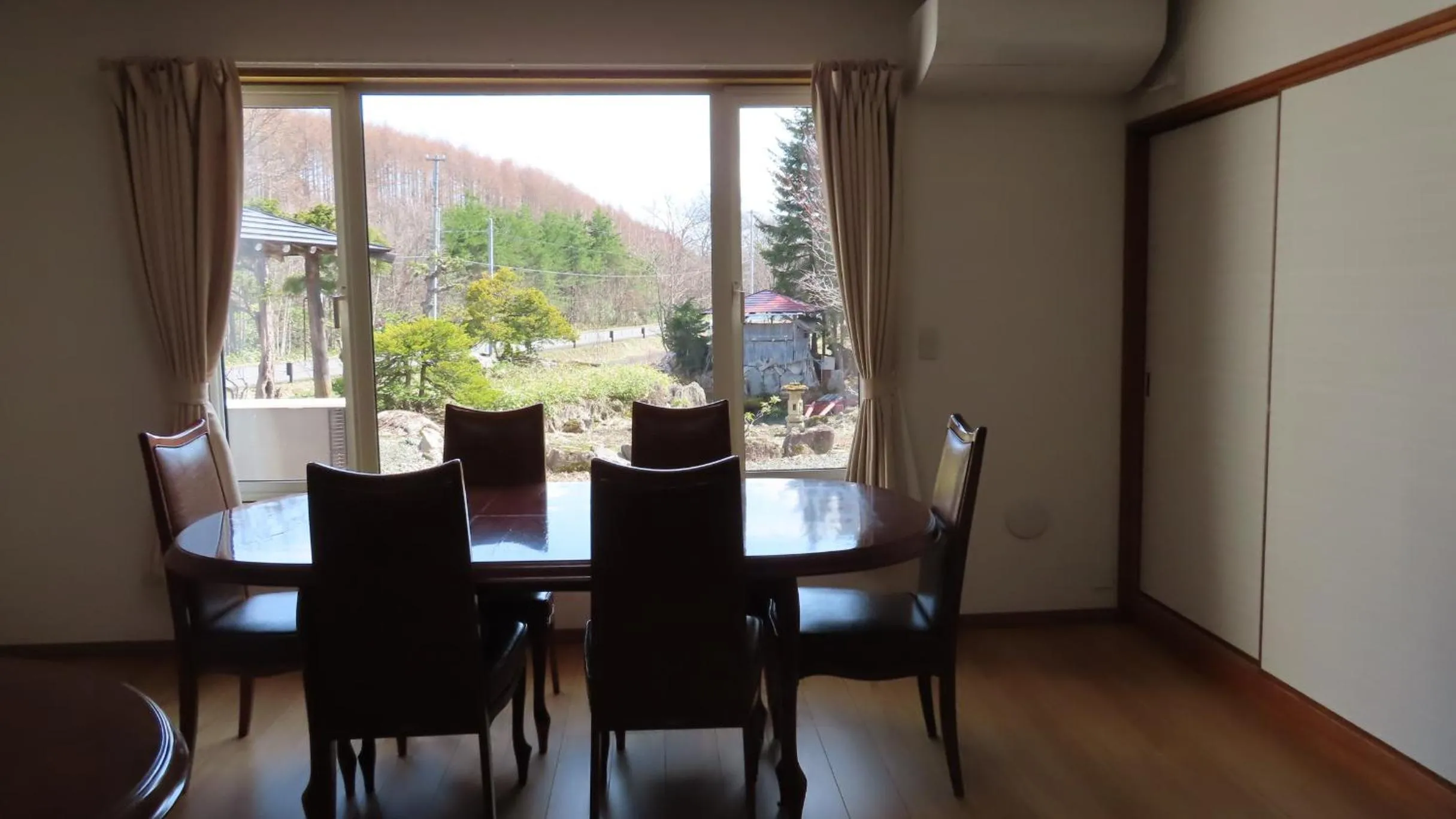 Dining area in Coro Coro
