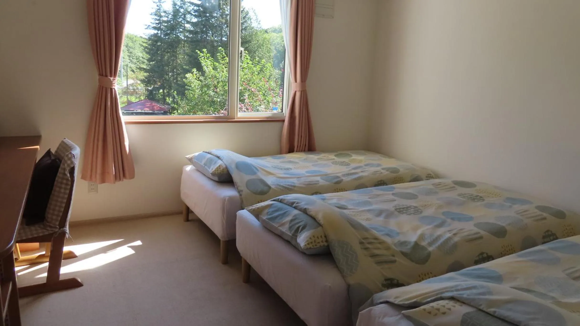 Bedroom, Bed in Coro Coro