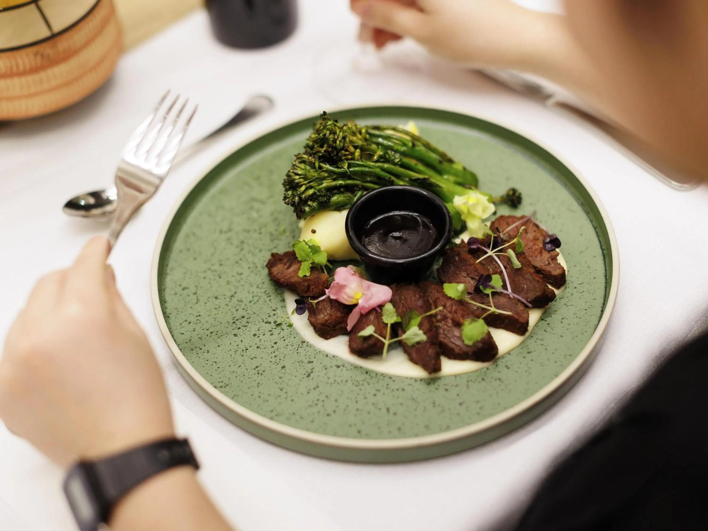 Restaurant/places to eat in Mercure Kakadu Crocodile