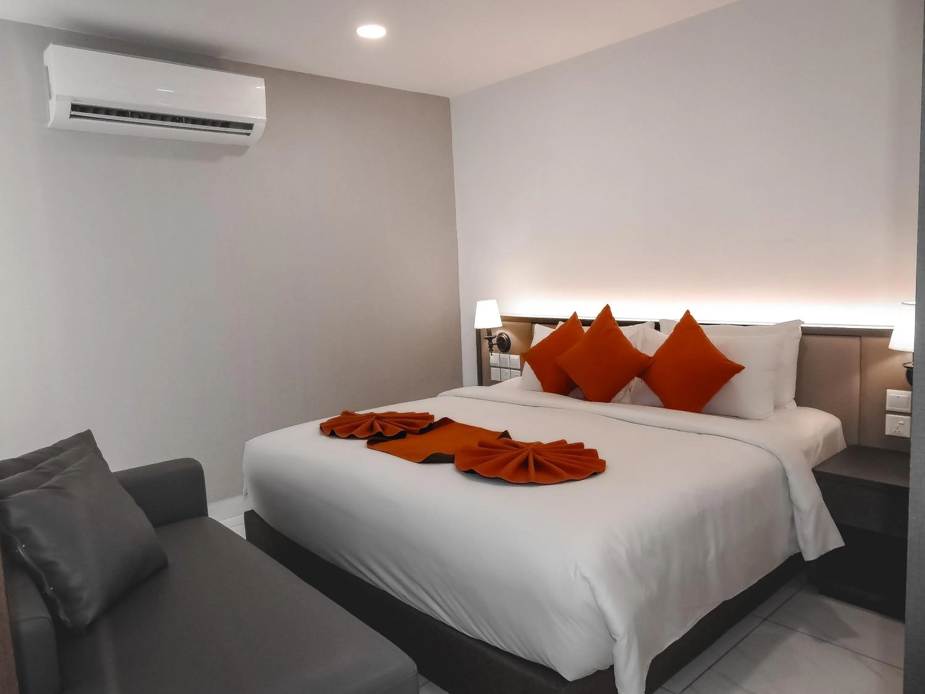 Bed in Grand Ion Delemen Hotel