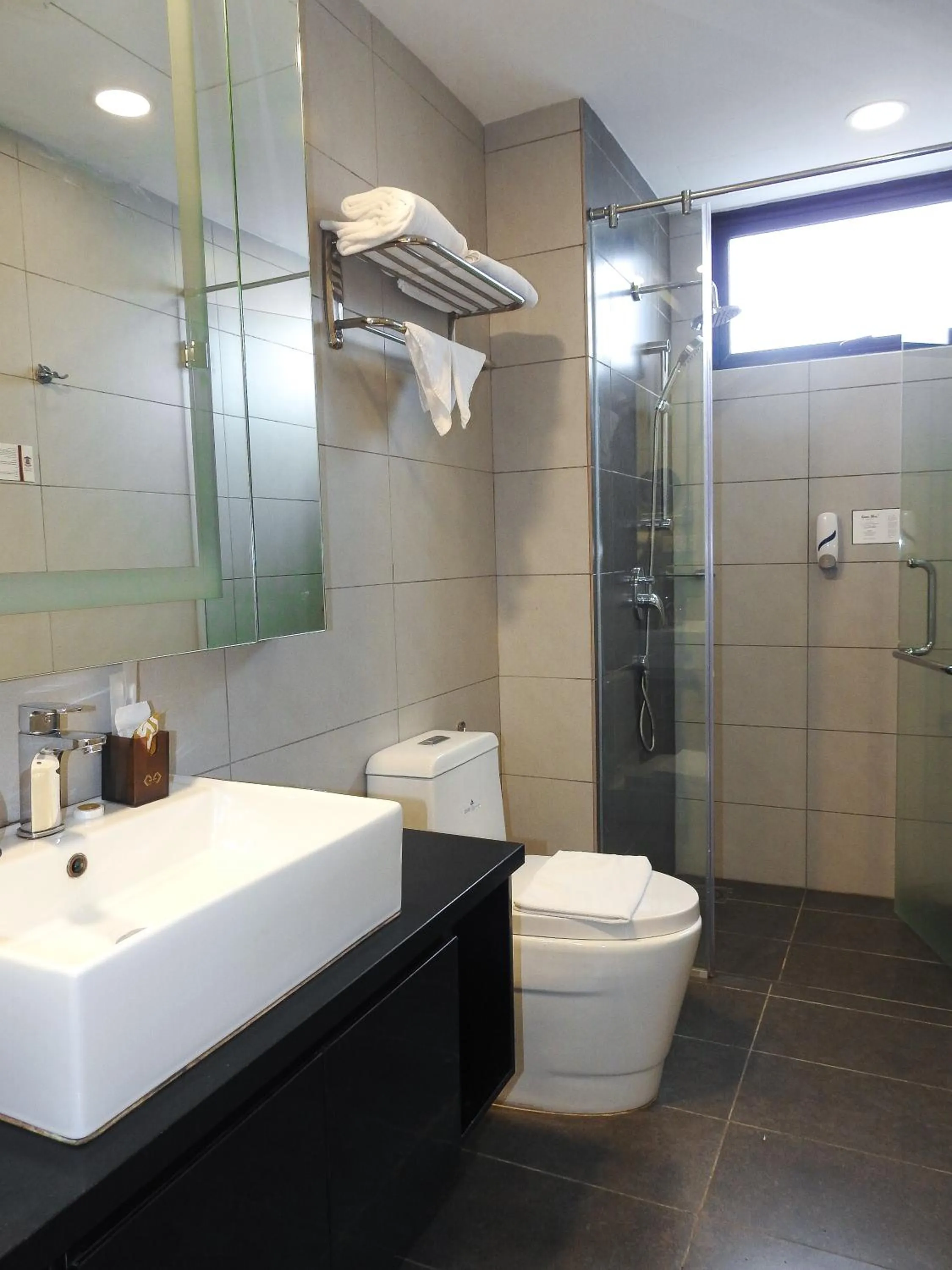 Bathroom in Grand Ion Delemen Hotel