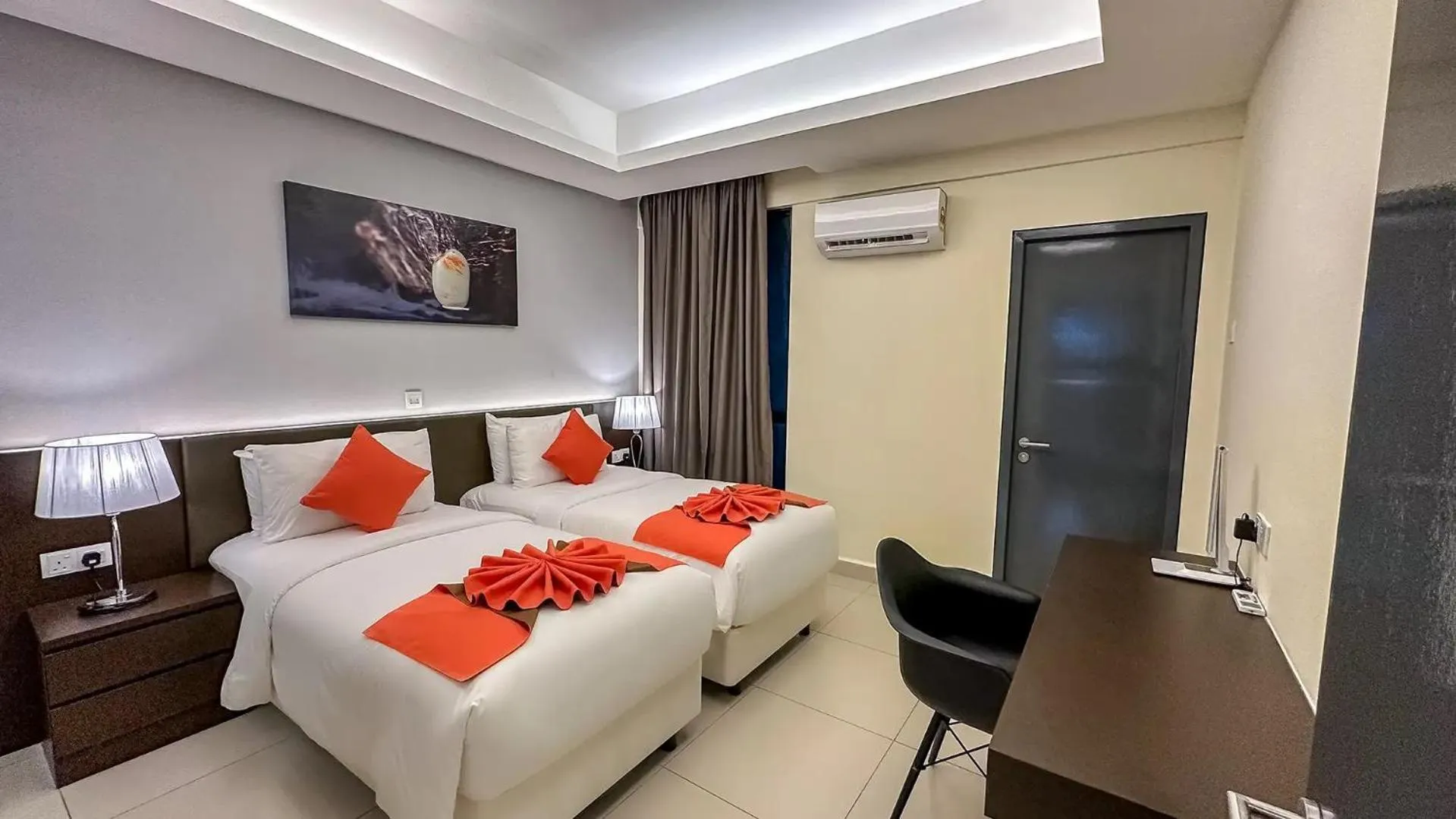 Bed in Grand Ion Delemen Hotel